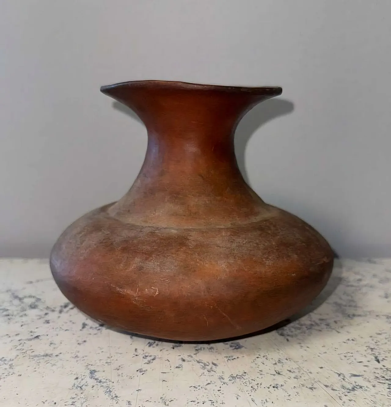 Peruvian globular terracotta vessel with flared rim 4
