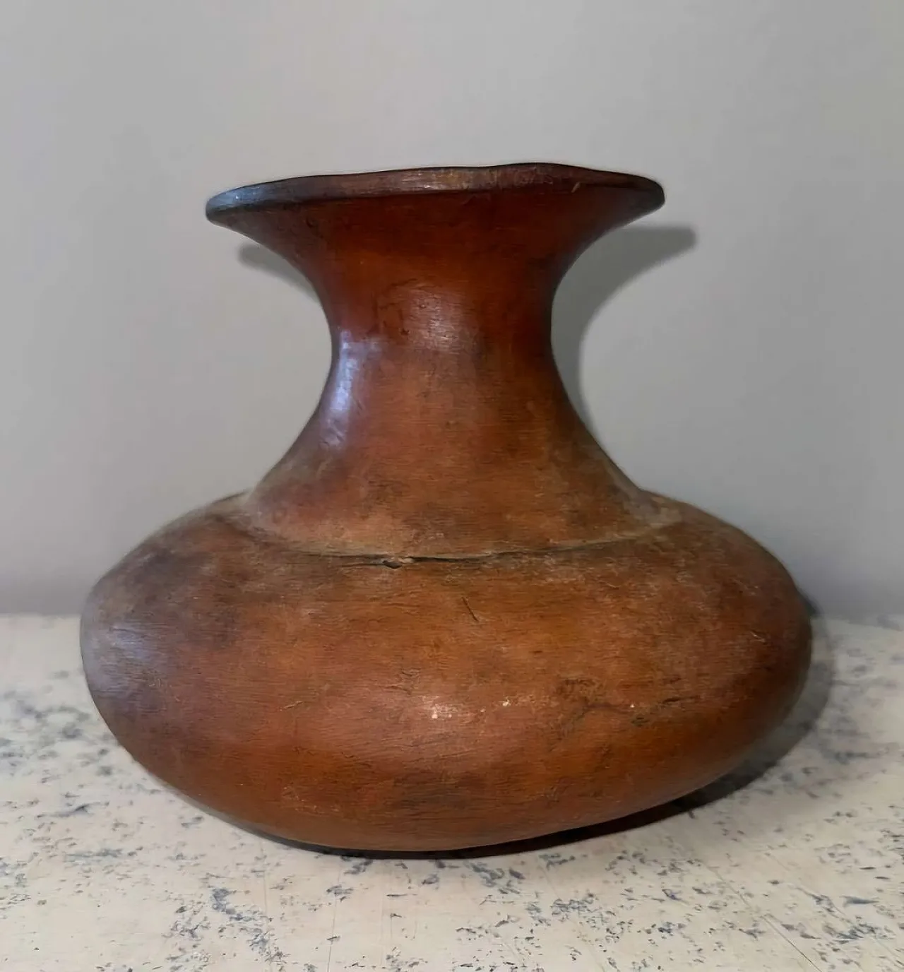 Peruvian globular terracotta vessel with flared rim 5