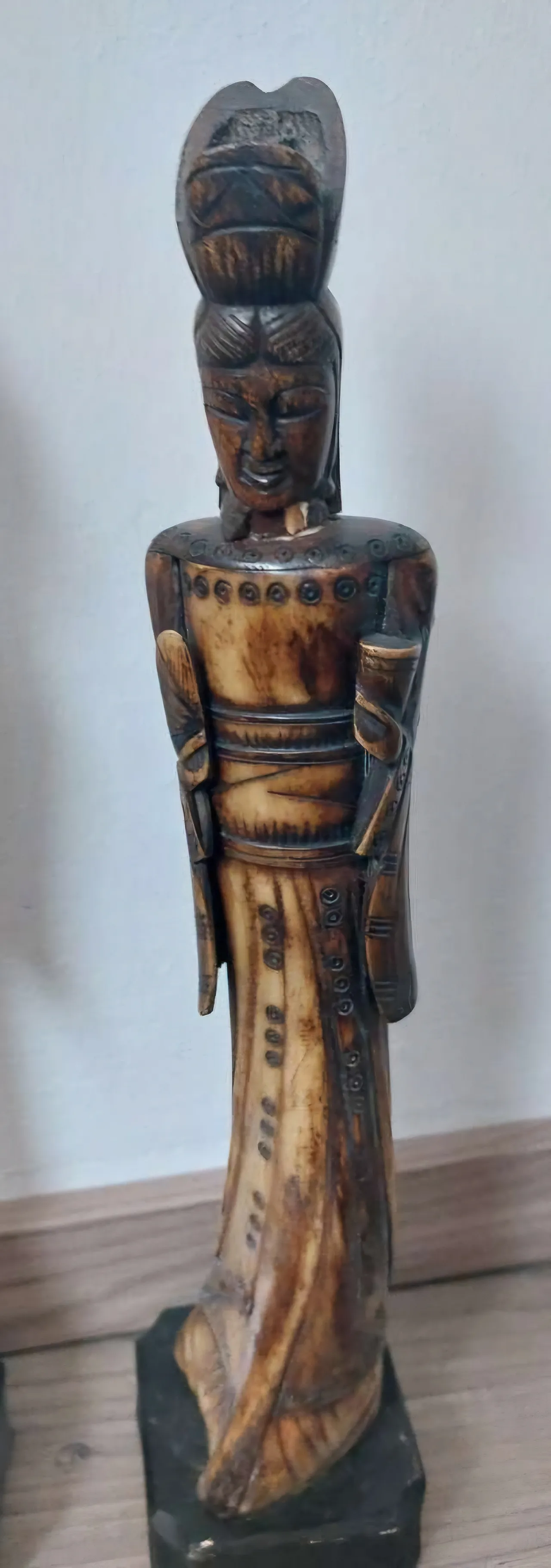 Chinese Ox Bone Figures, Jiang Taigong & Guanyin, early 20th century 9