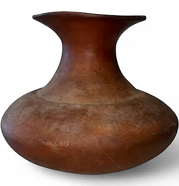 Peruvian globular terracotta vessel with flared rim