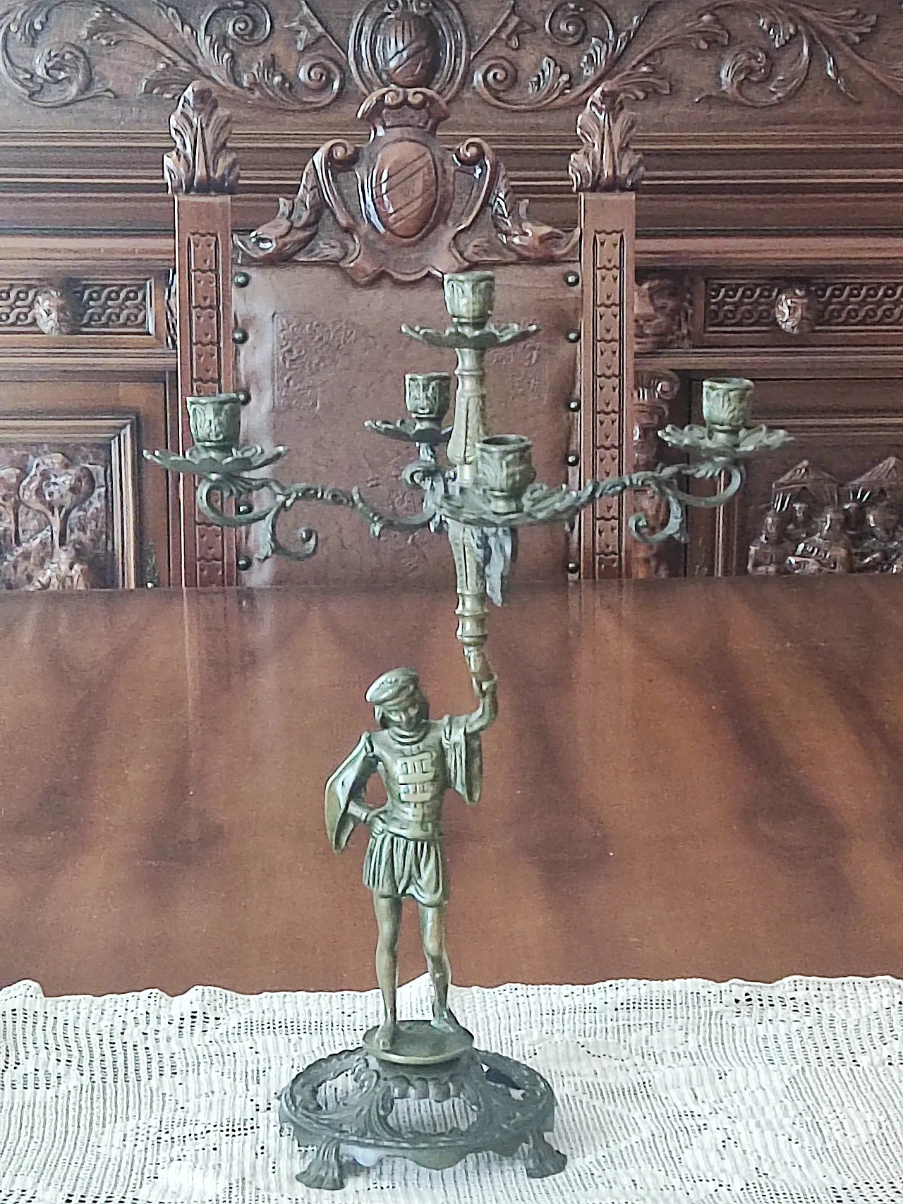 5-light bronze candelabra with Renaissance figure, 19th century 1