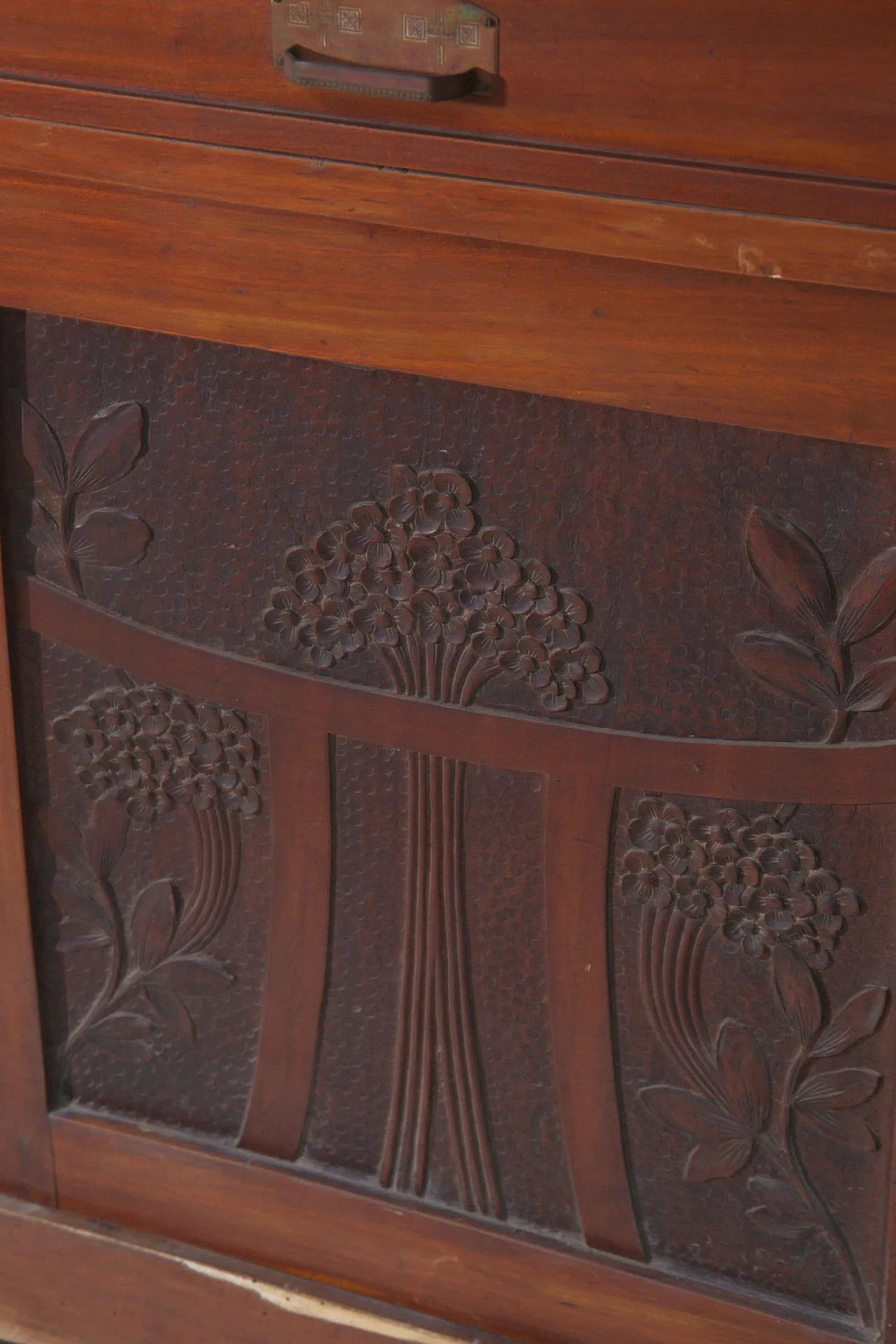 Art Nouveau period buffet cabinet with glass doors, early 20th century 6