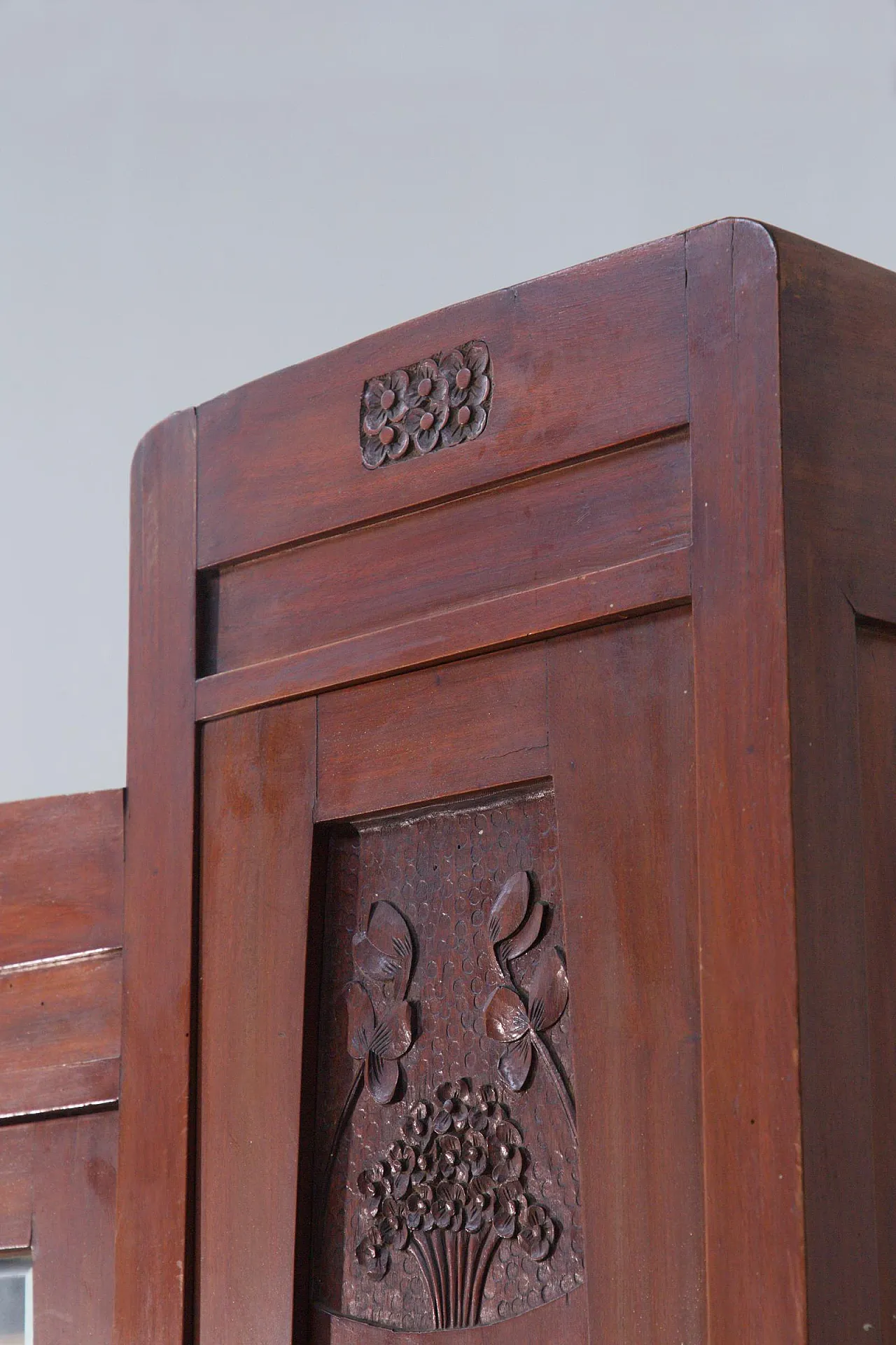 Art Nouveau period buffet cabinet with glass doors, early 20th century 16