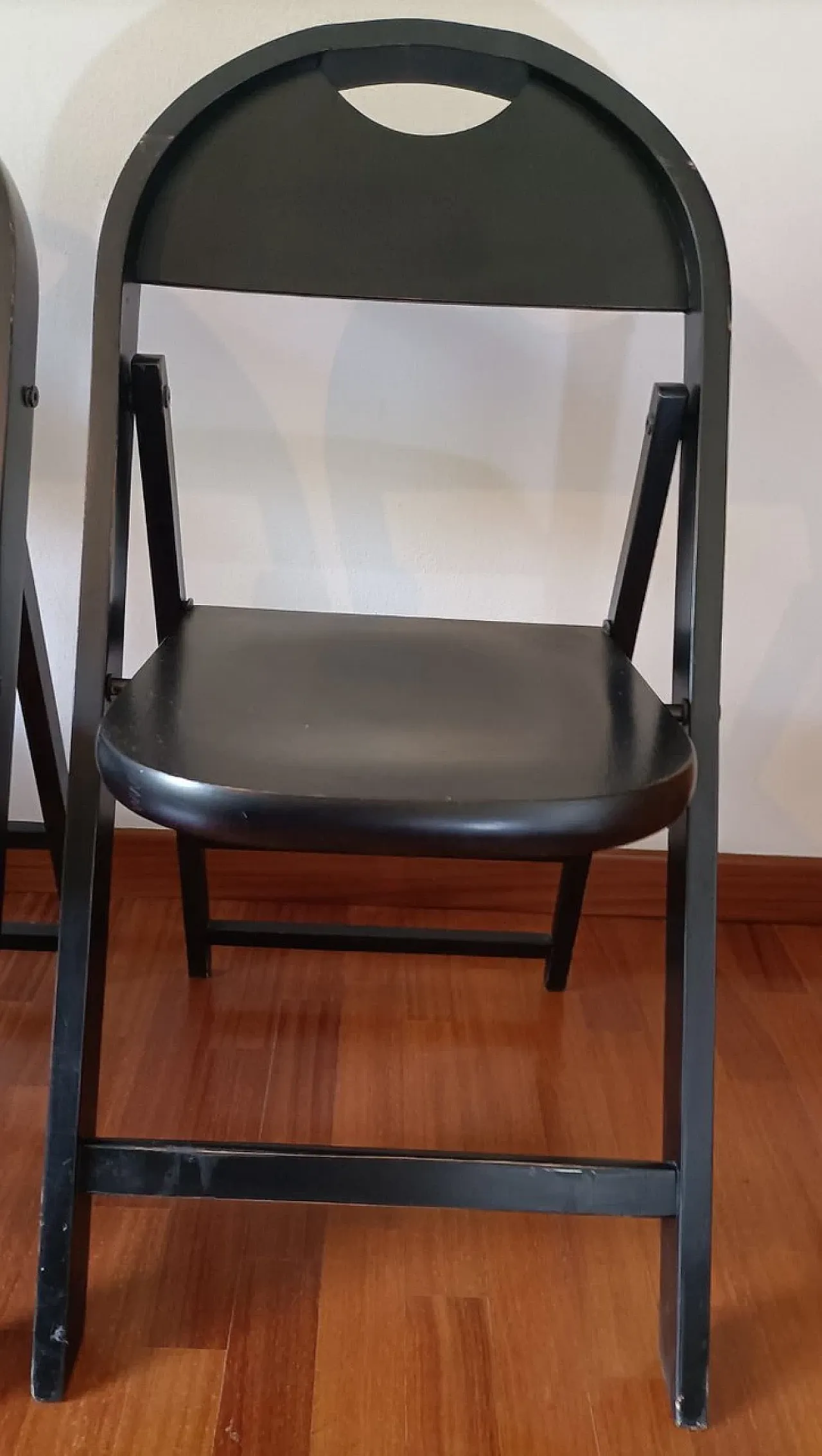 4 Folding Castiglioni style painted wooden chairs , 20th century 1