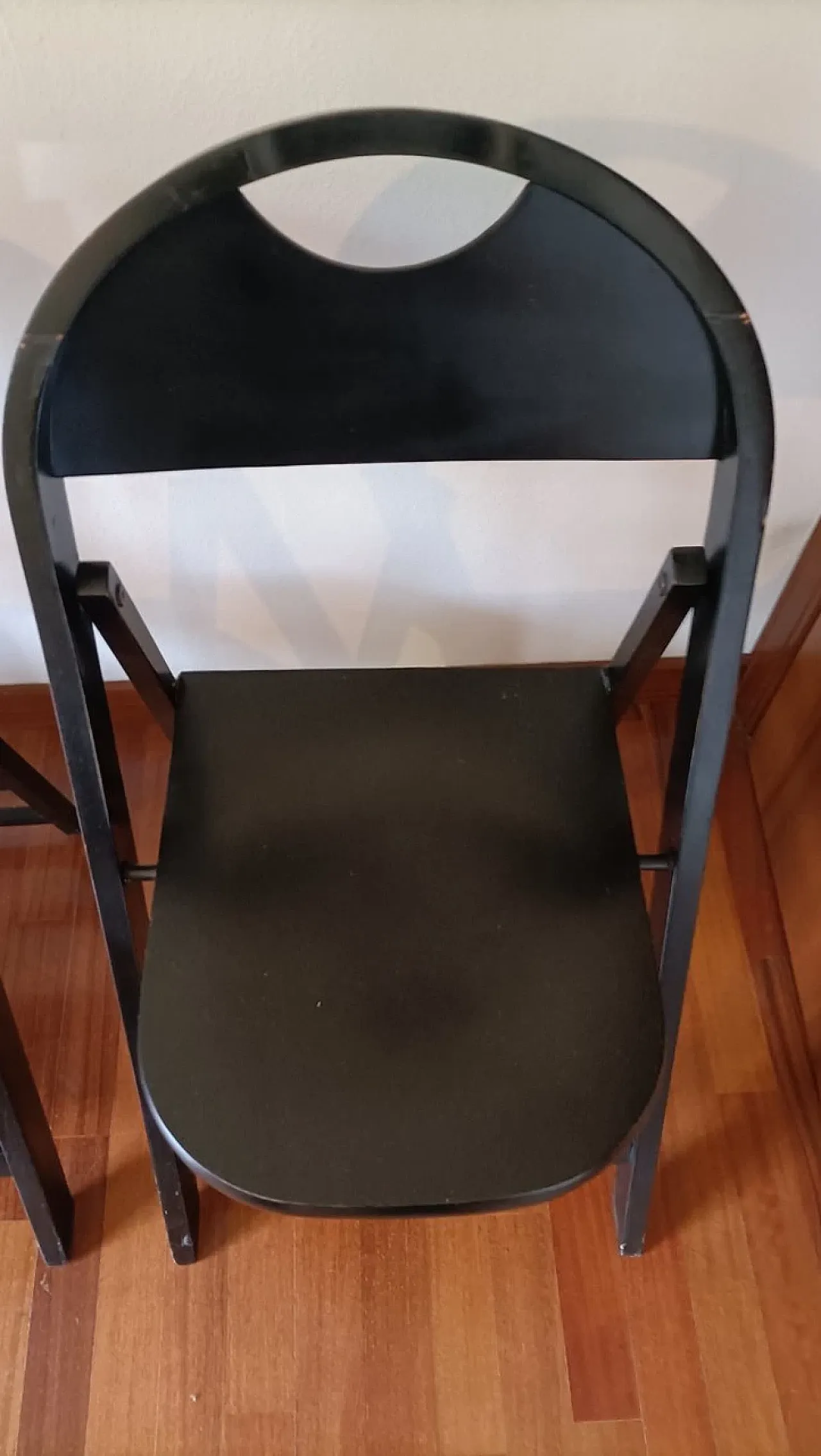 4 Folding Castiglioni style painted wooden chairs , 20th century 5