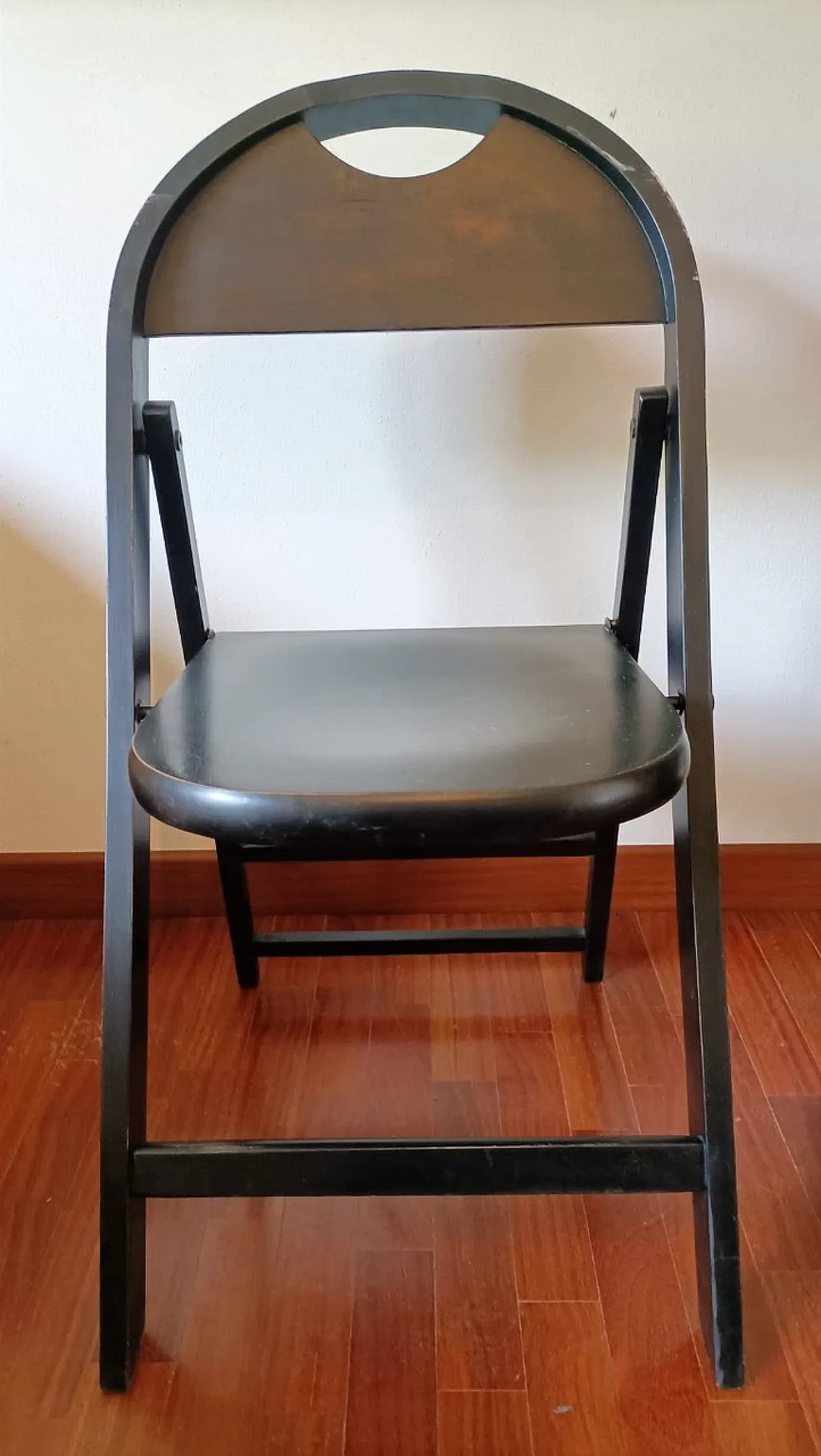 4 Folding Castiglioni style painted wooden chairs , 20th century 6