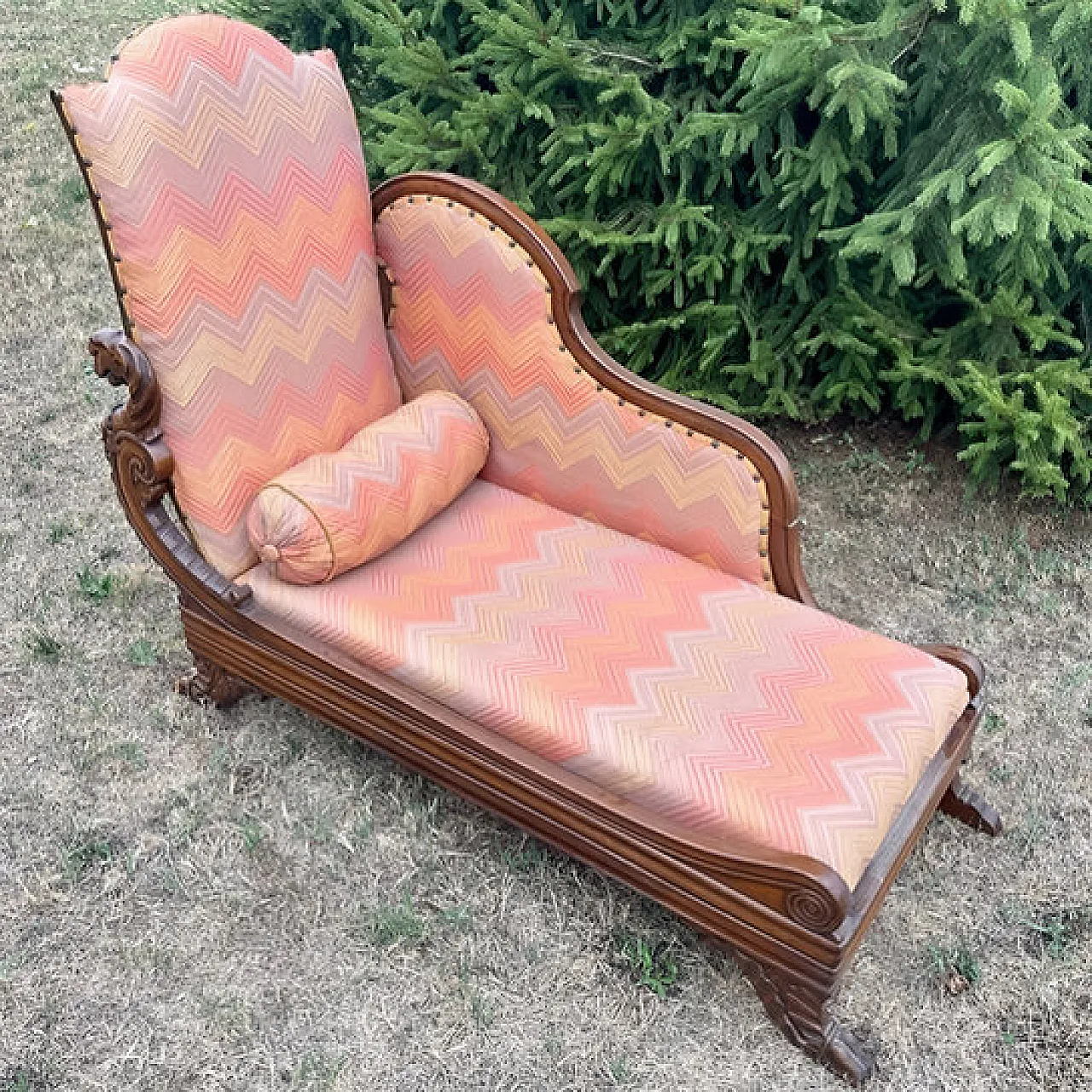 Walnut wood dormeuse, early 19th century 9