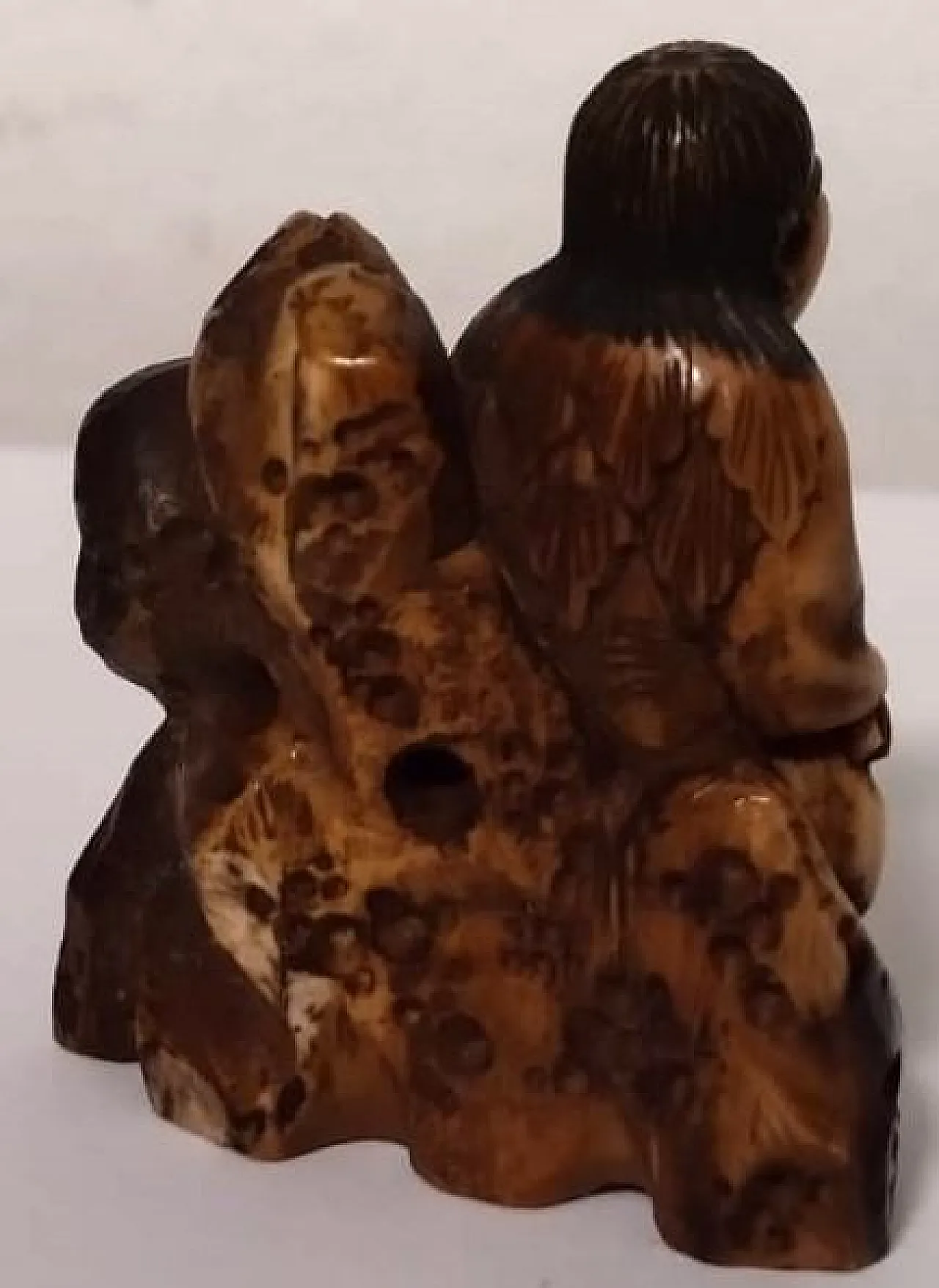 Chinese netsuke figure carved from a walrus tusk, 18th century 3