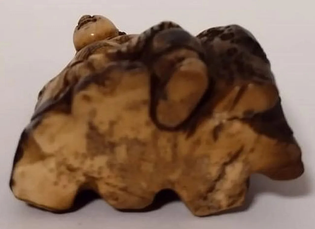 Chinese netsuke figure carved from a walrus tusk, 18th century 4