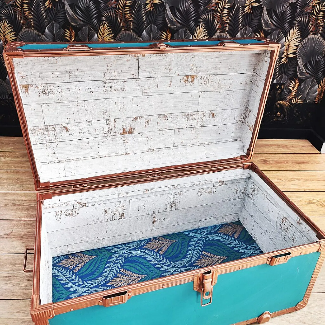 Esmeralda trunk, mid-20th century 5
