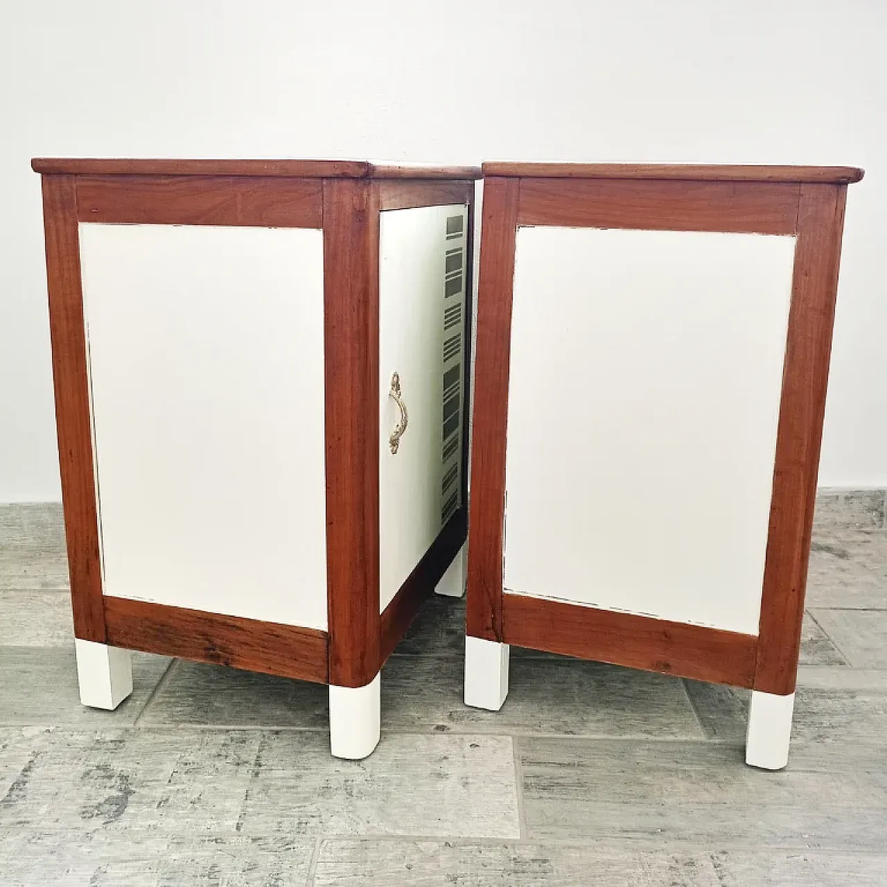 Pair of Carpeneto bedside tables, mid-20th century 3