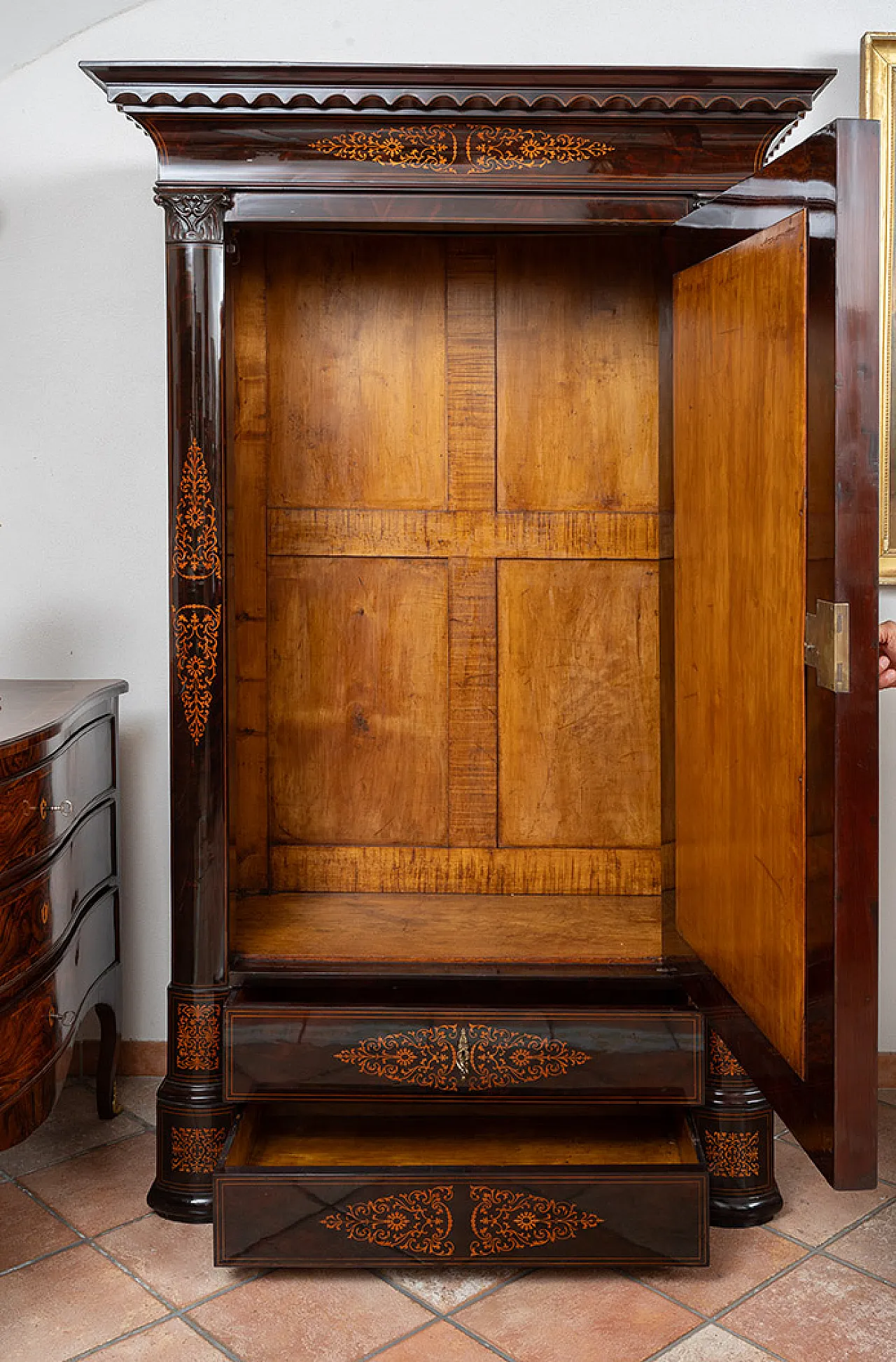 Smith Neapolitan wardrobe in mahogany feather with inlay inserts 6