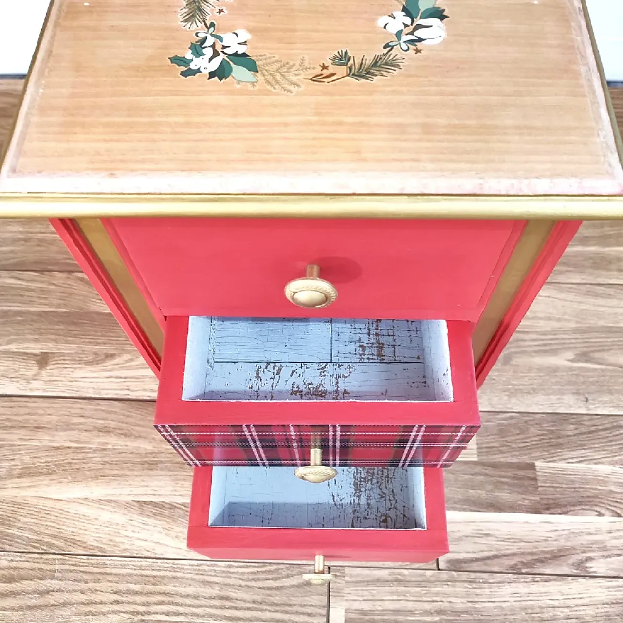 Claus Christmas bedside table, 20th century 4