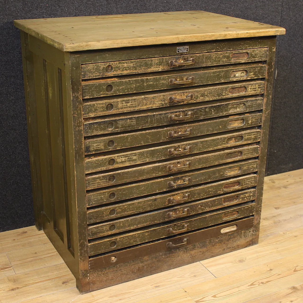 Woodcut chest of drawers in lacquered wood, 20th century 1