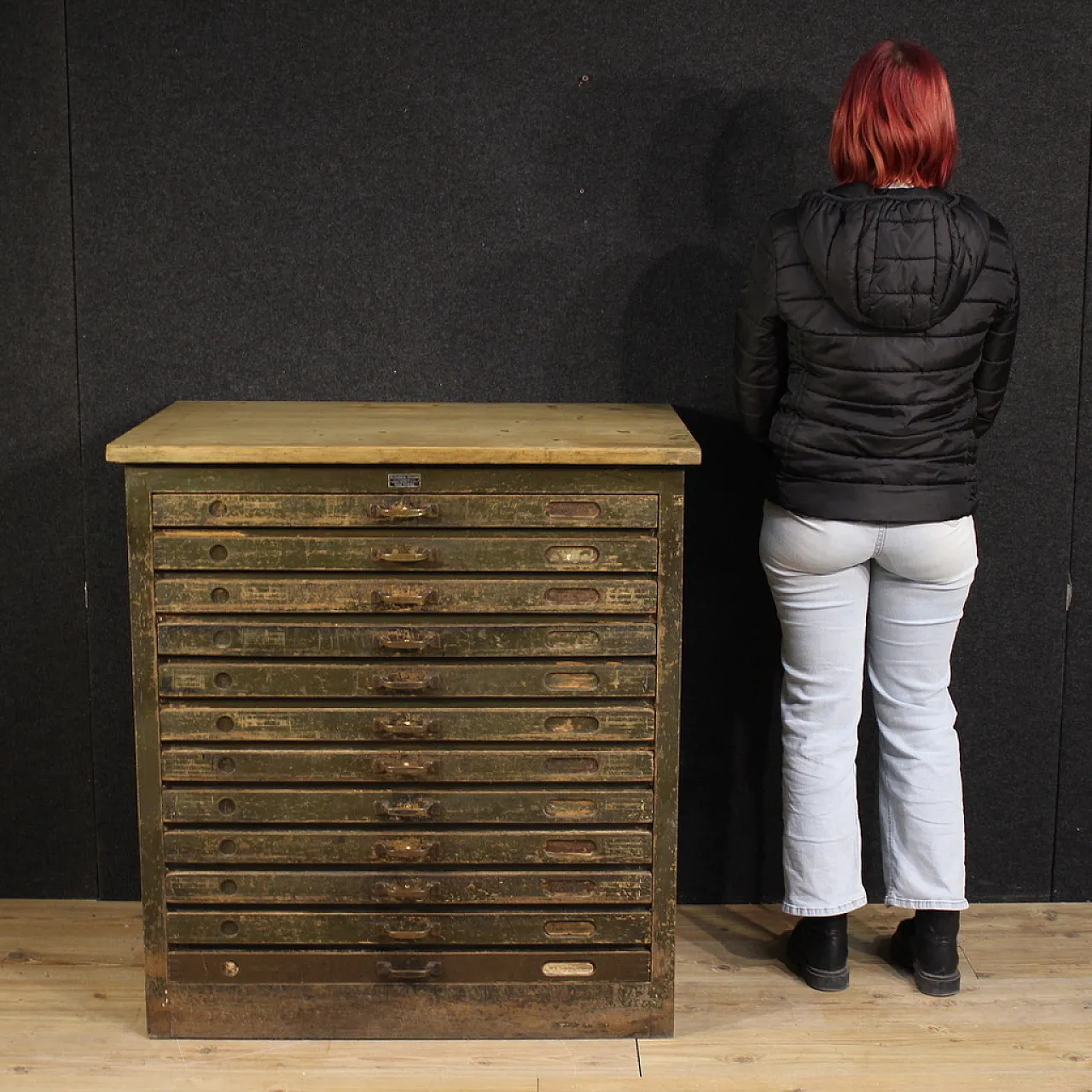 Woodcut chest of drawers in lacquered wood, 20th century 2