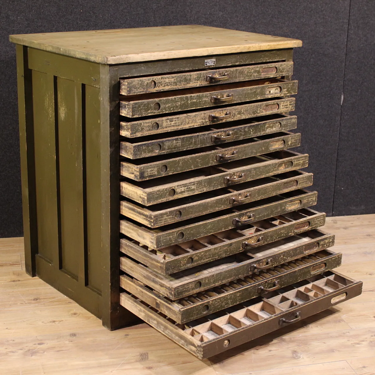 Woodcut chest of drawers in lacquered wood, 20th century 7