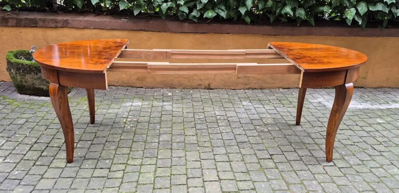 Extendable oval walnut burl table, 19th century 1