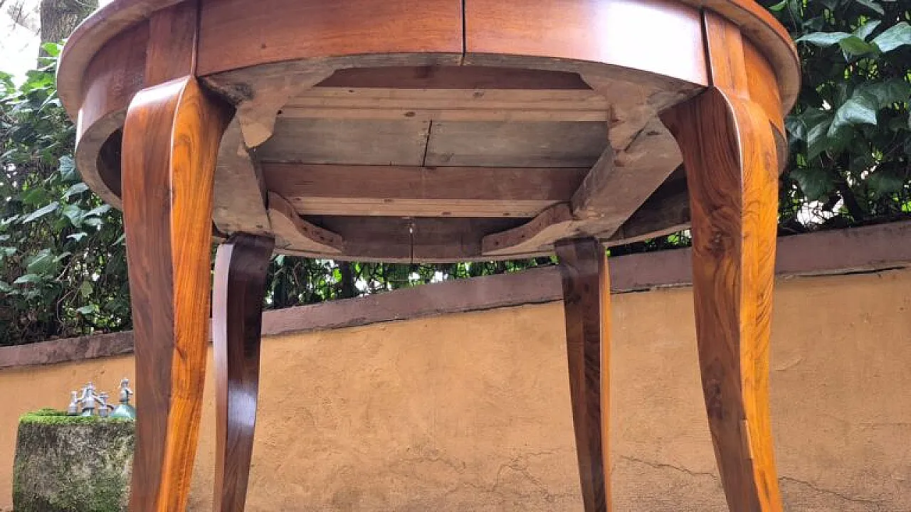 Extendable oval walnut burl table, 19th century 6