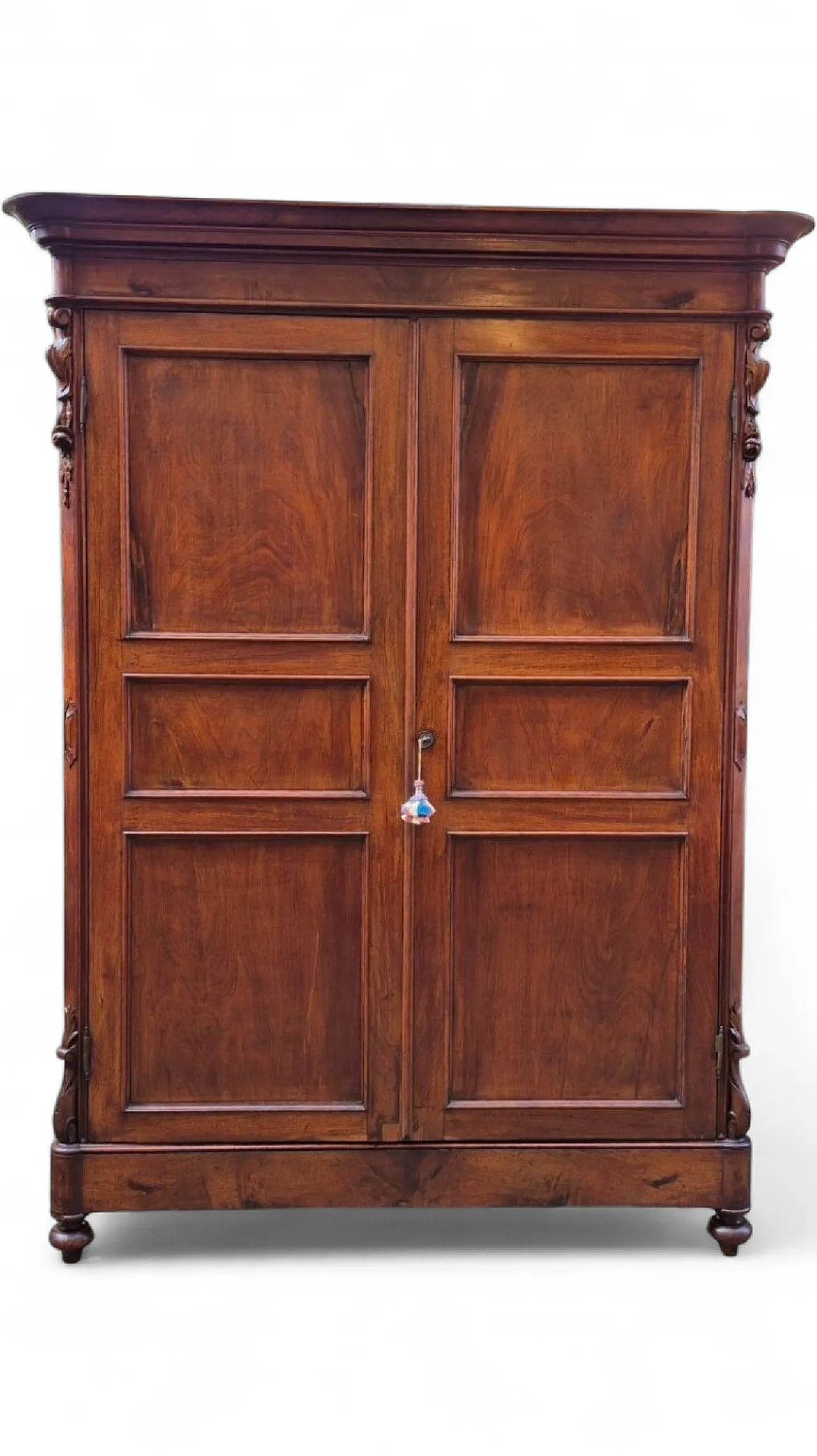 Emilian walnut wardrobe with carved garlands, 19th century 12