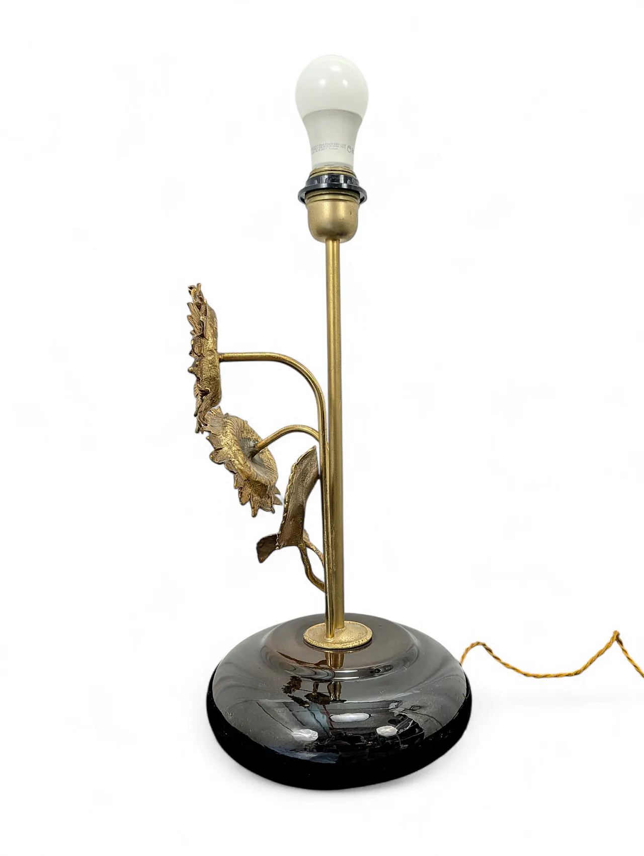 Brass table lamp with sunflower pattern and porcelain base 2