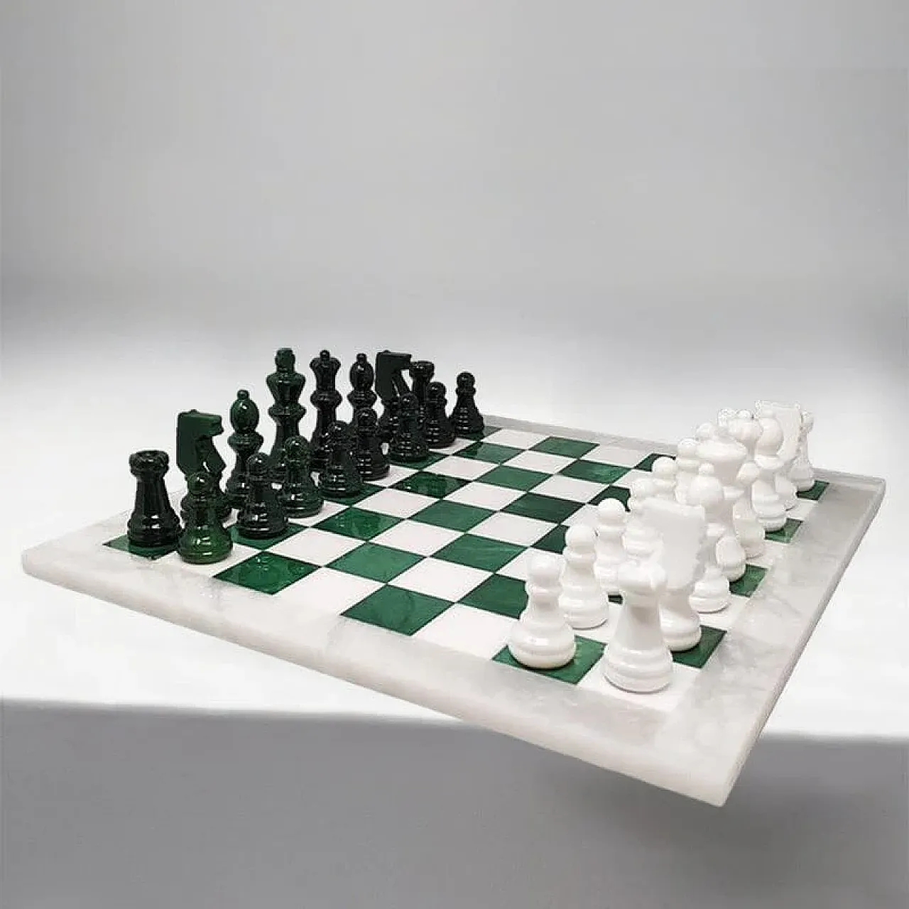 Volterra alabaster chess set in forest green and white, 1970s 1