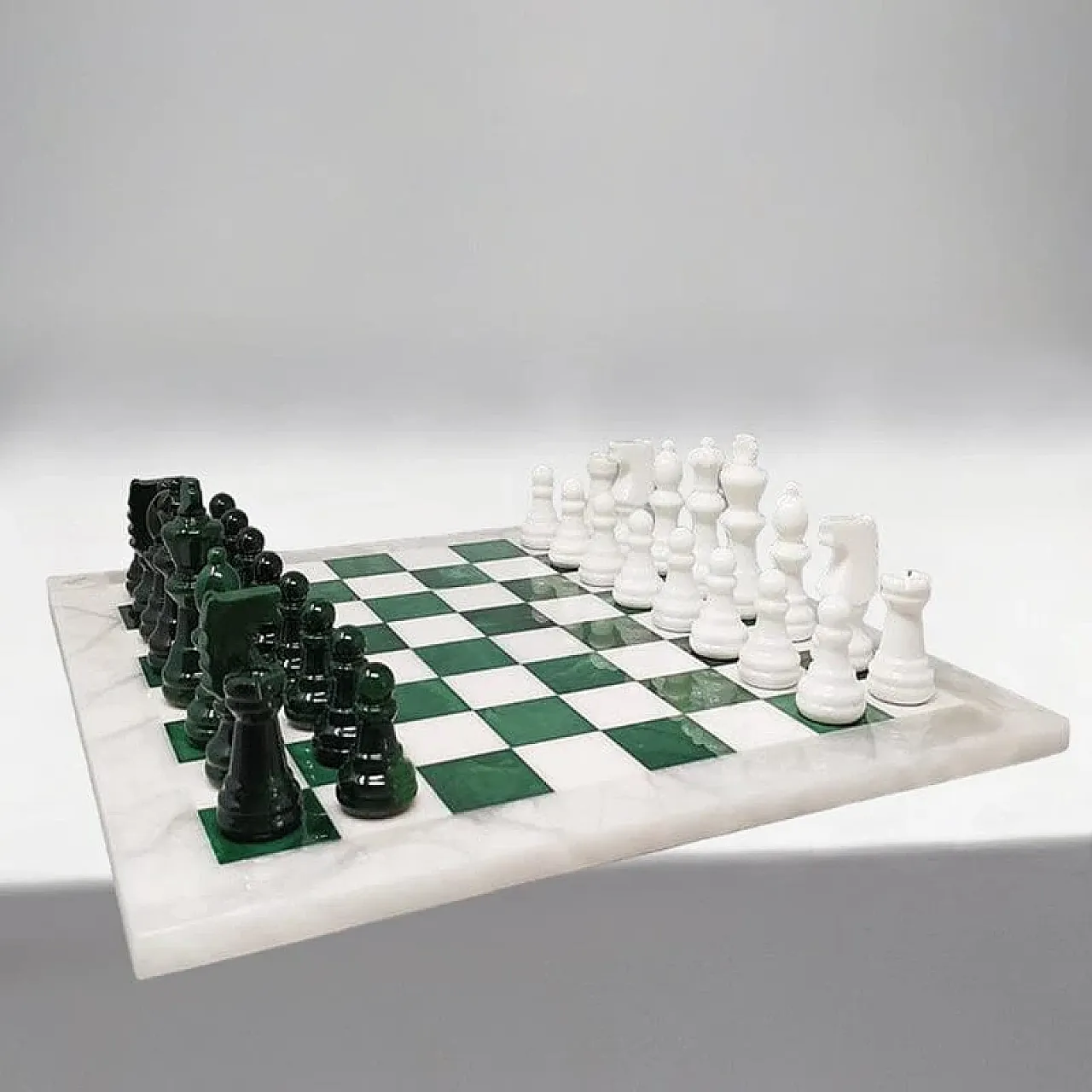 Volterra alabaster chess set in forest green and white, 1970s 2