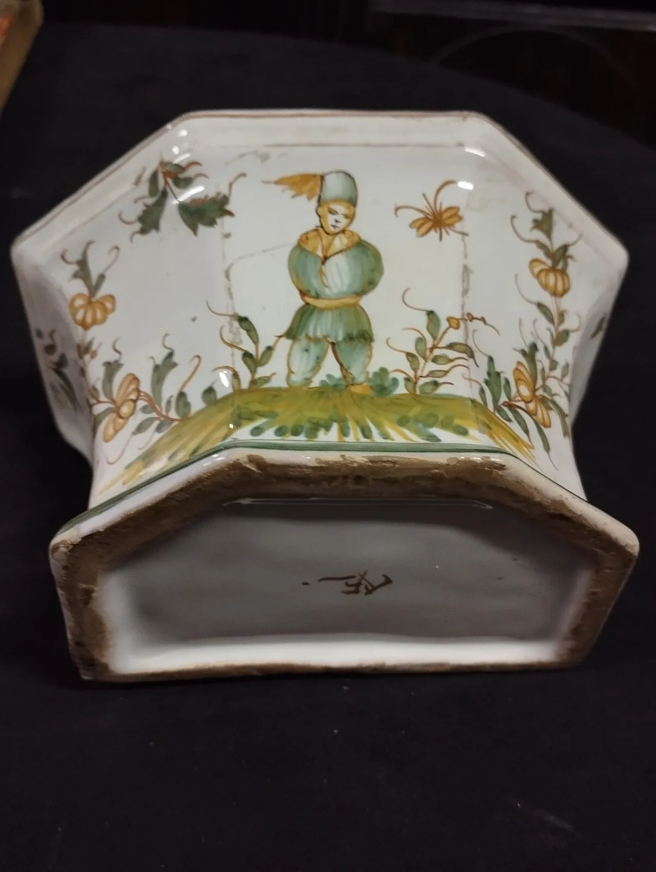 Terracotta flower holder, 18th century 3