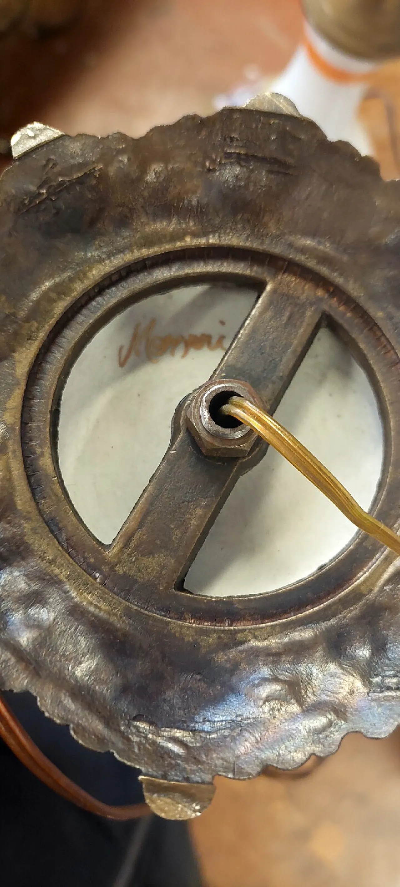 Lampada in ceramica, metallo e vetro lavorato, primo '900 9