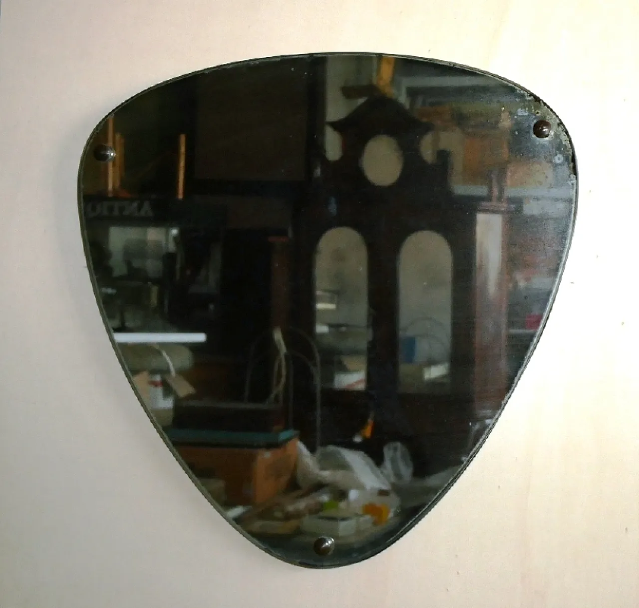 Specchio forma triangolare, anni '60 9