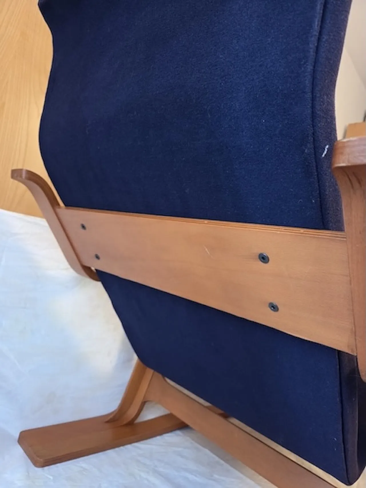 Chaise longue in curved wood, 70s 10