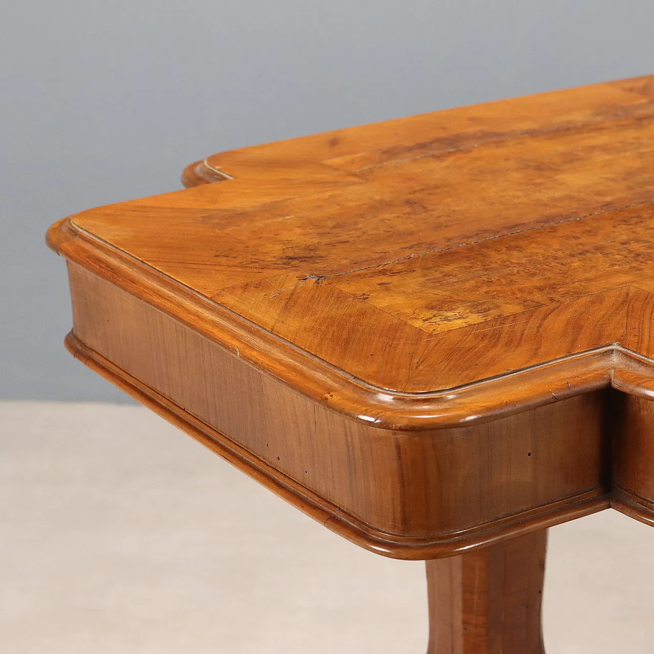 Tavolino Umbertino in noce, '800 4