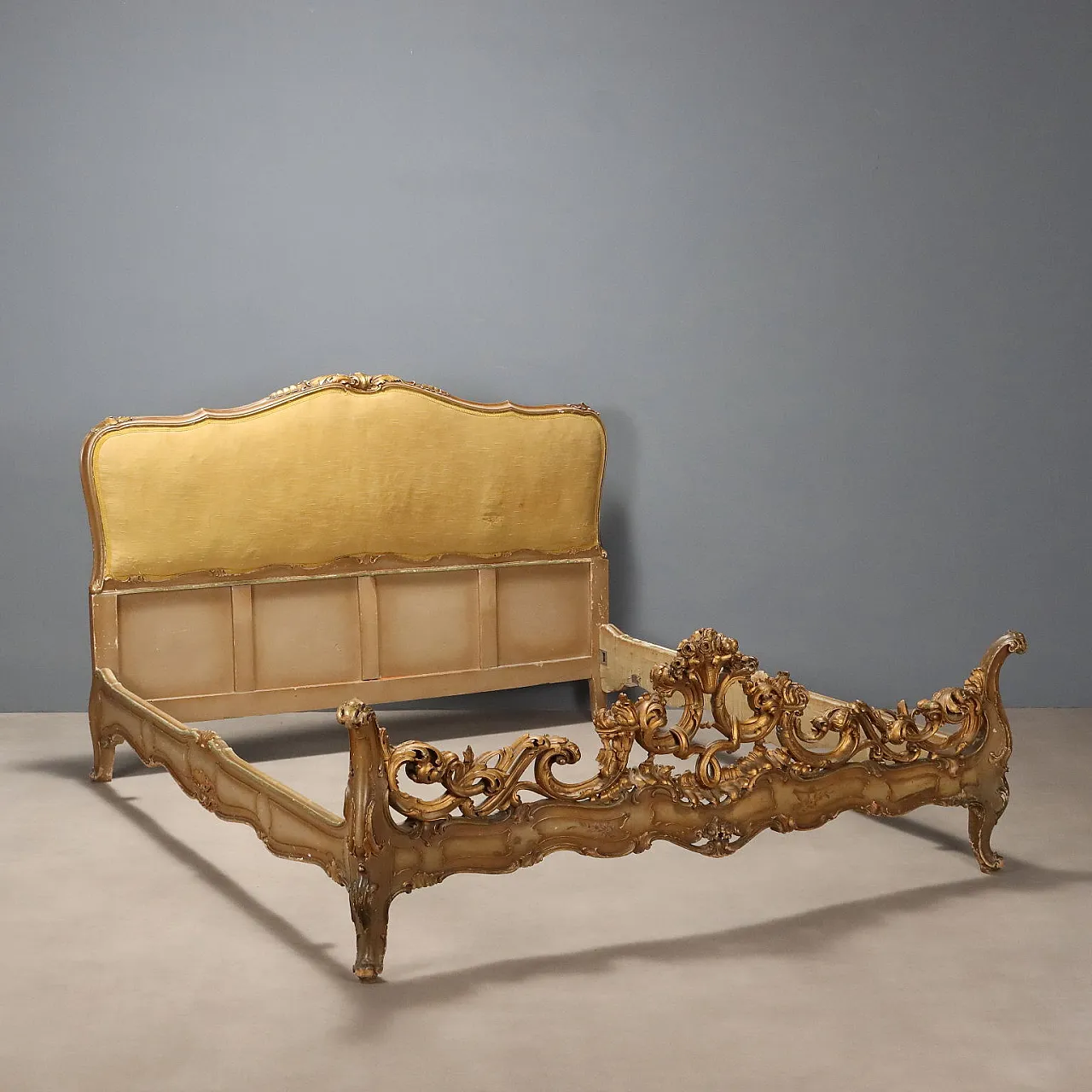 Bed in carved lacquered and gilded fir, early 20th century 1