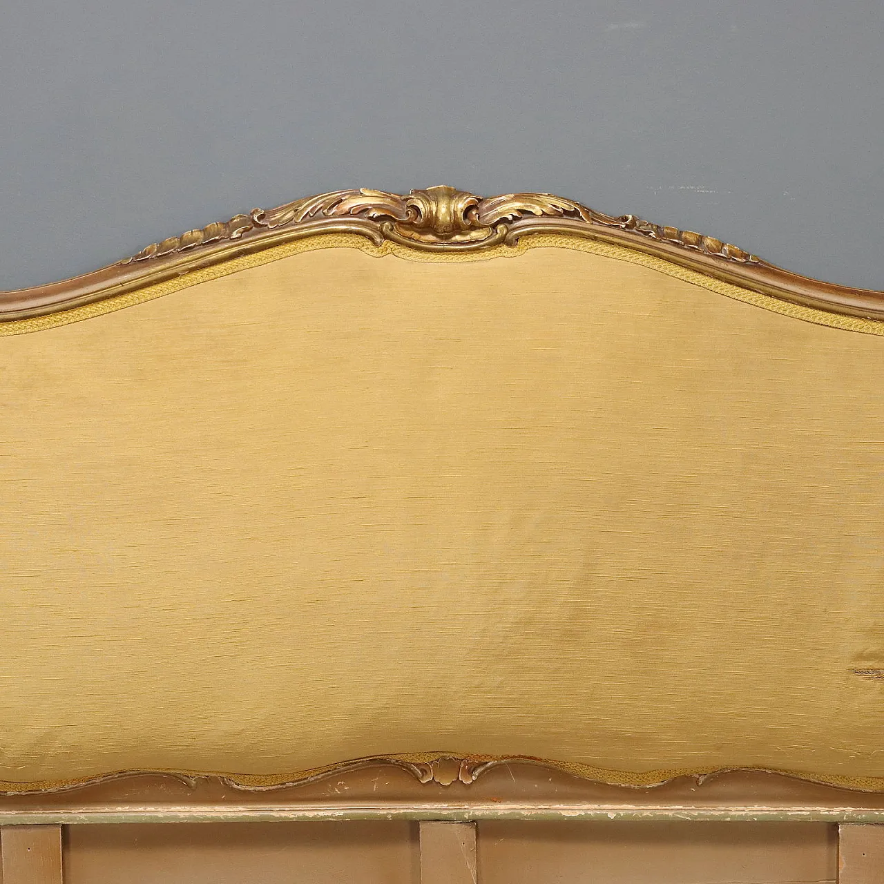 Bed in carved lacquered and gilded fir, early 20th century 5