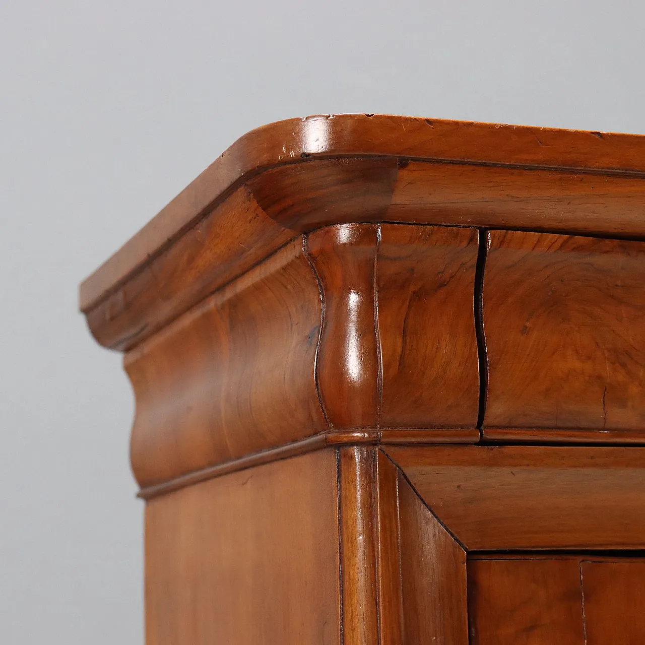 Cappuccino bedside table in walnut, 19th century 5
