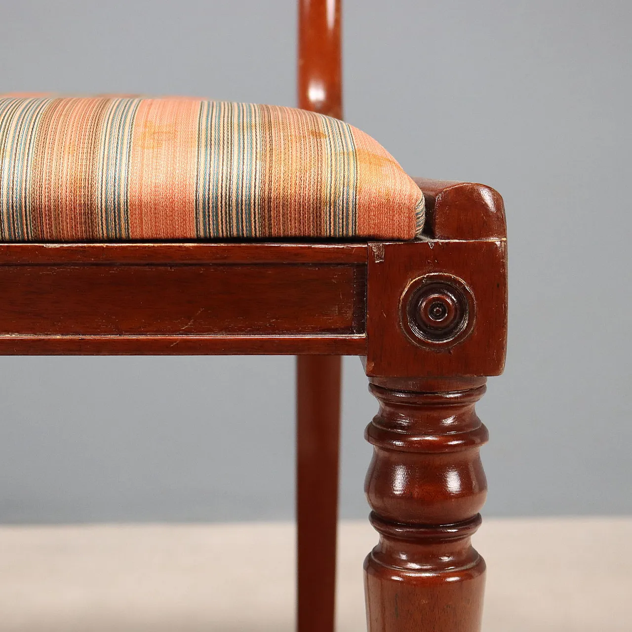 6 Edwardian mahogany chairs, early 20th century 7