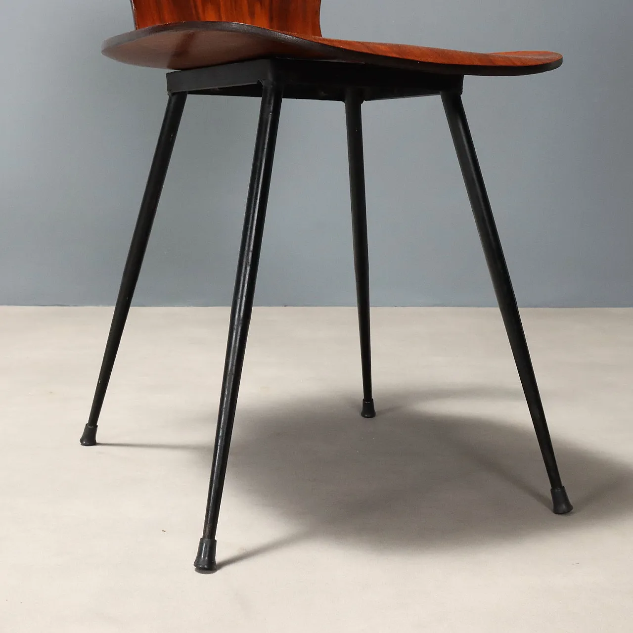 3 Chairs in plywood and metal, 1960s 6