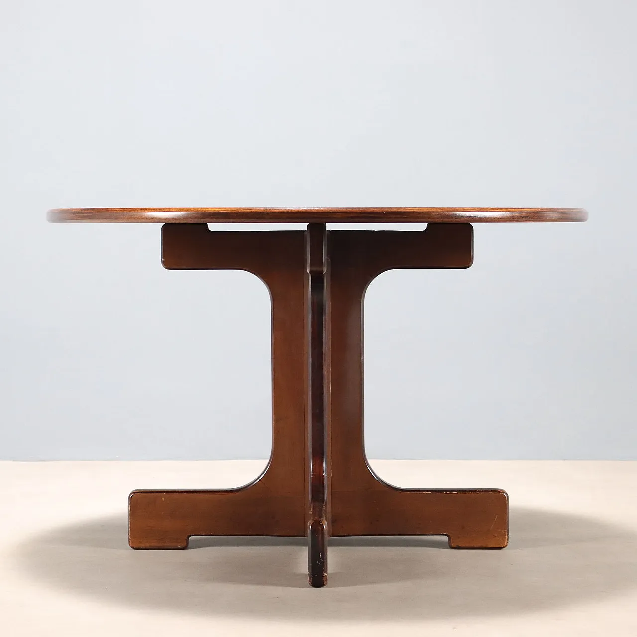 Tavolo tondo in legno, anni '60 8