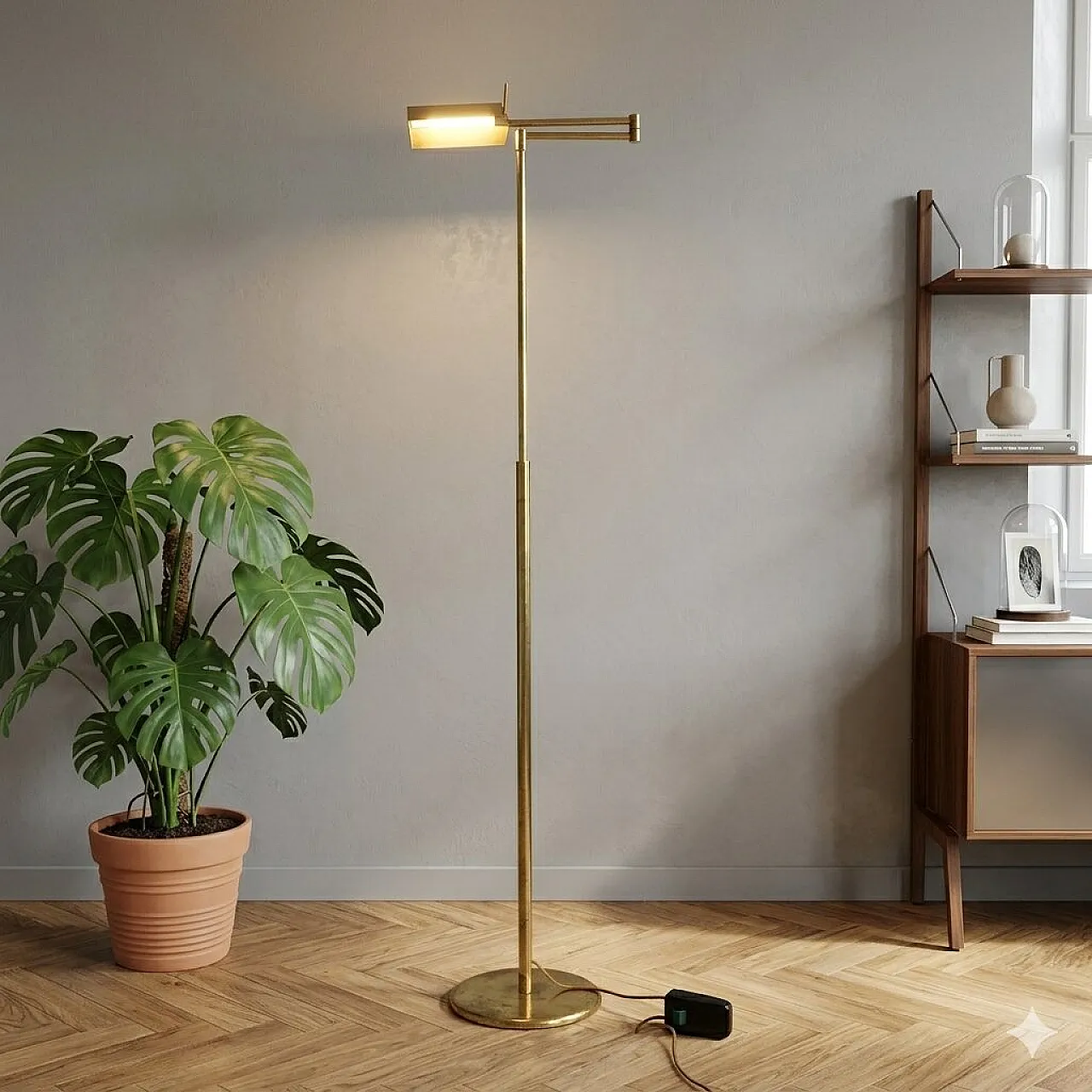 Lampada da terra in ottone, anni '60 2