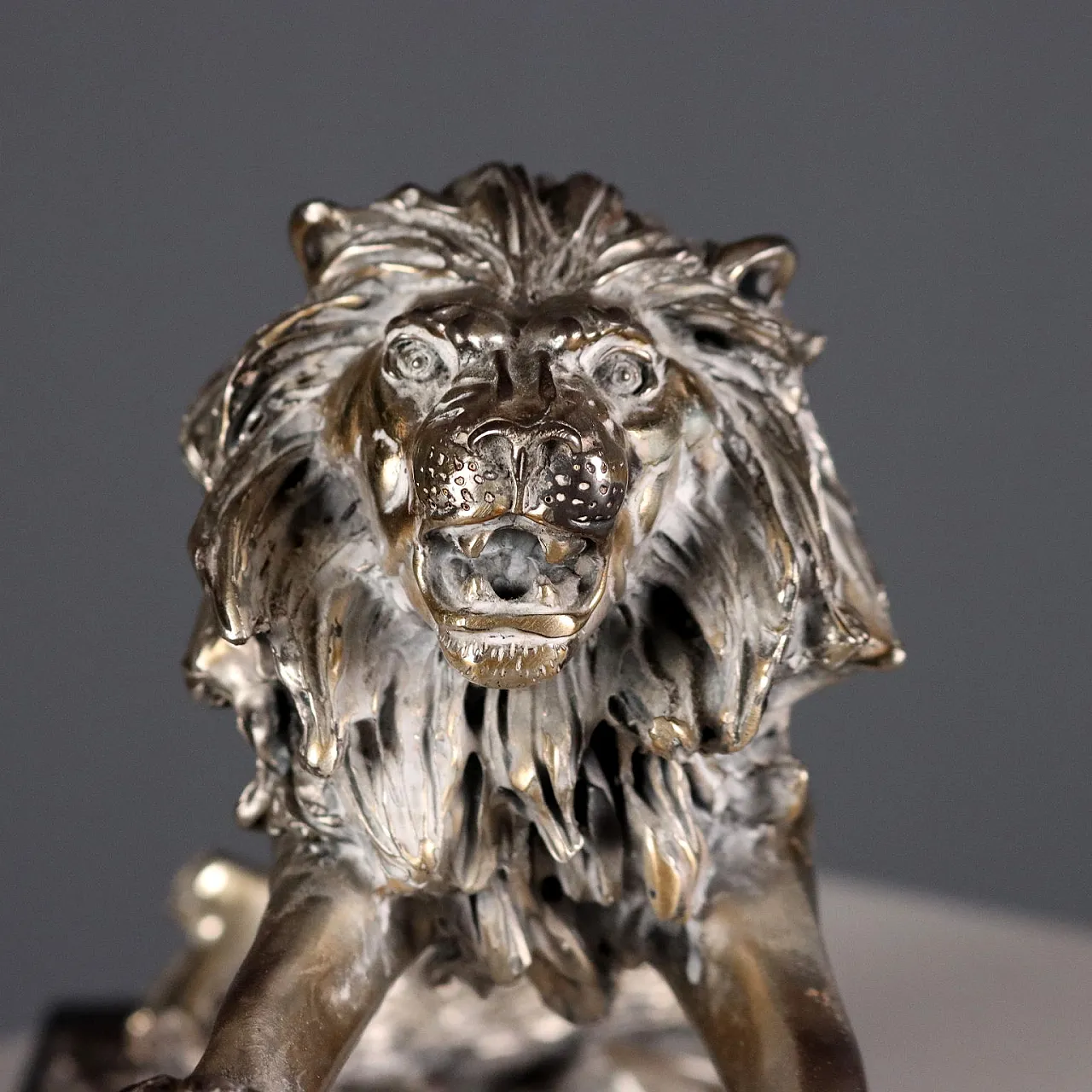 Lion in silver sheet metal, Manufacture Ottaviani, 20th century 3
