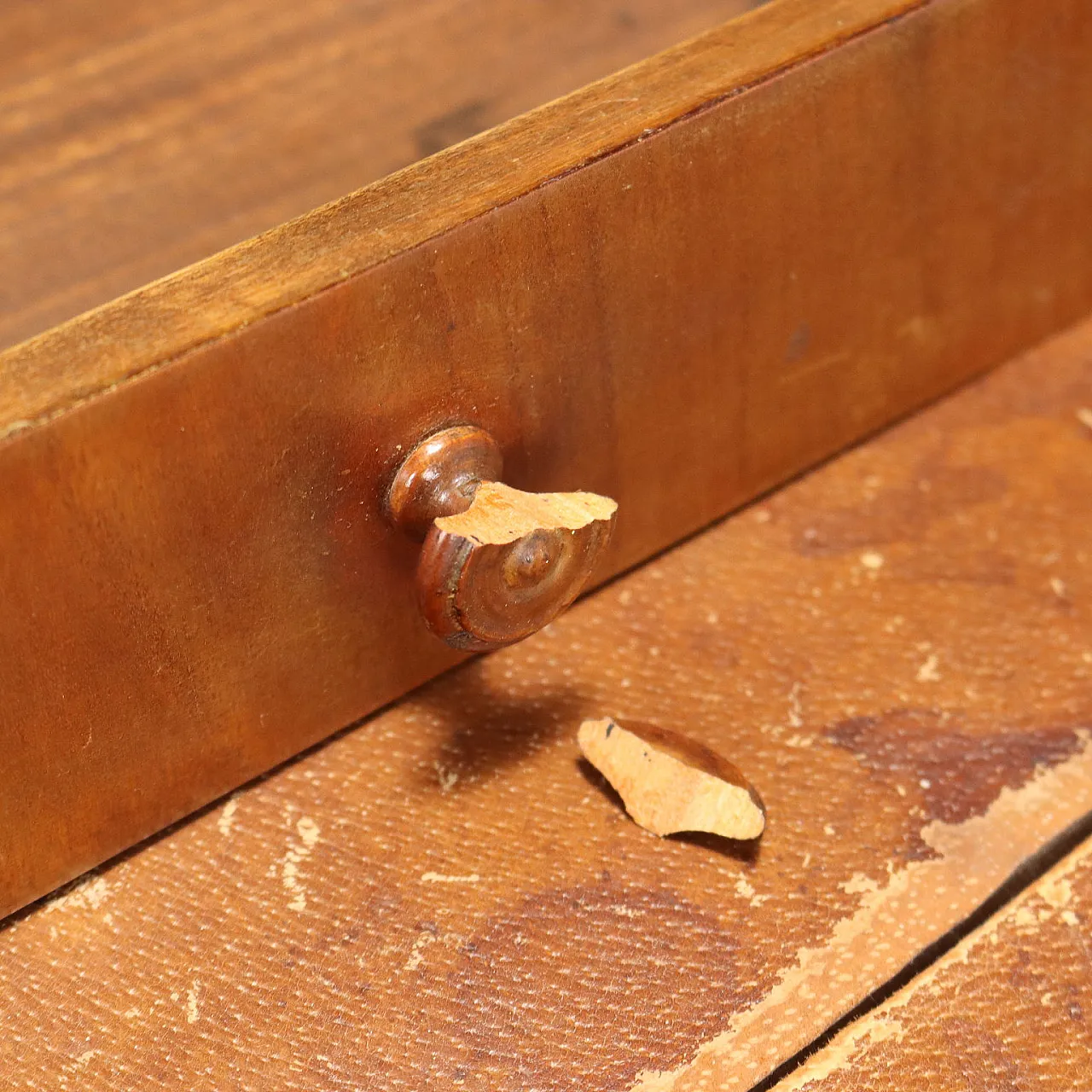 Scrivania in noce, '800 7