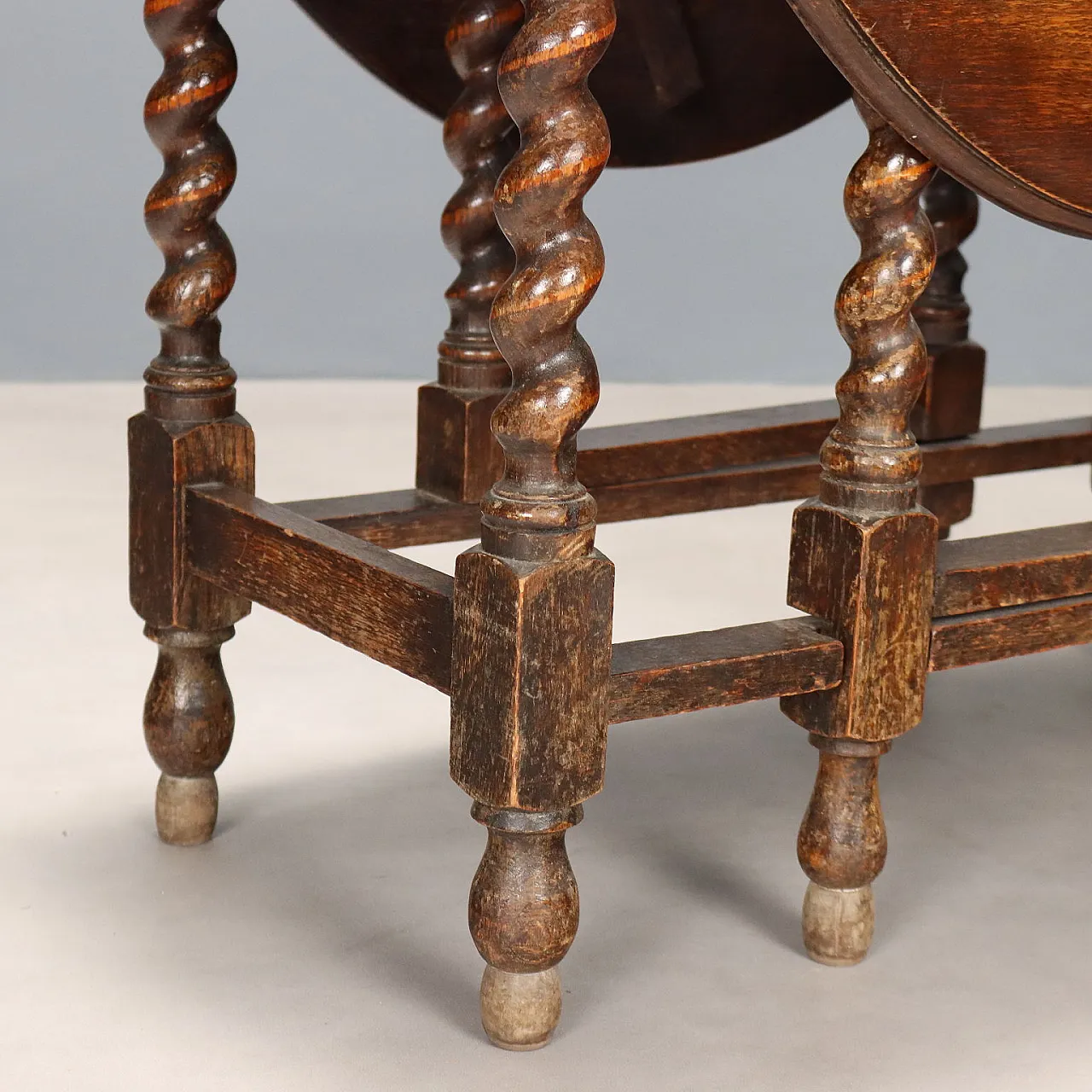 Table in oak, 19th century 6
