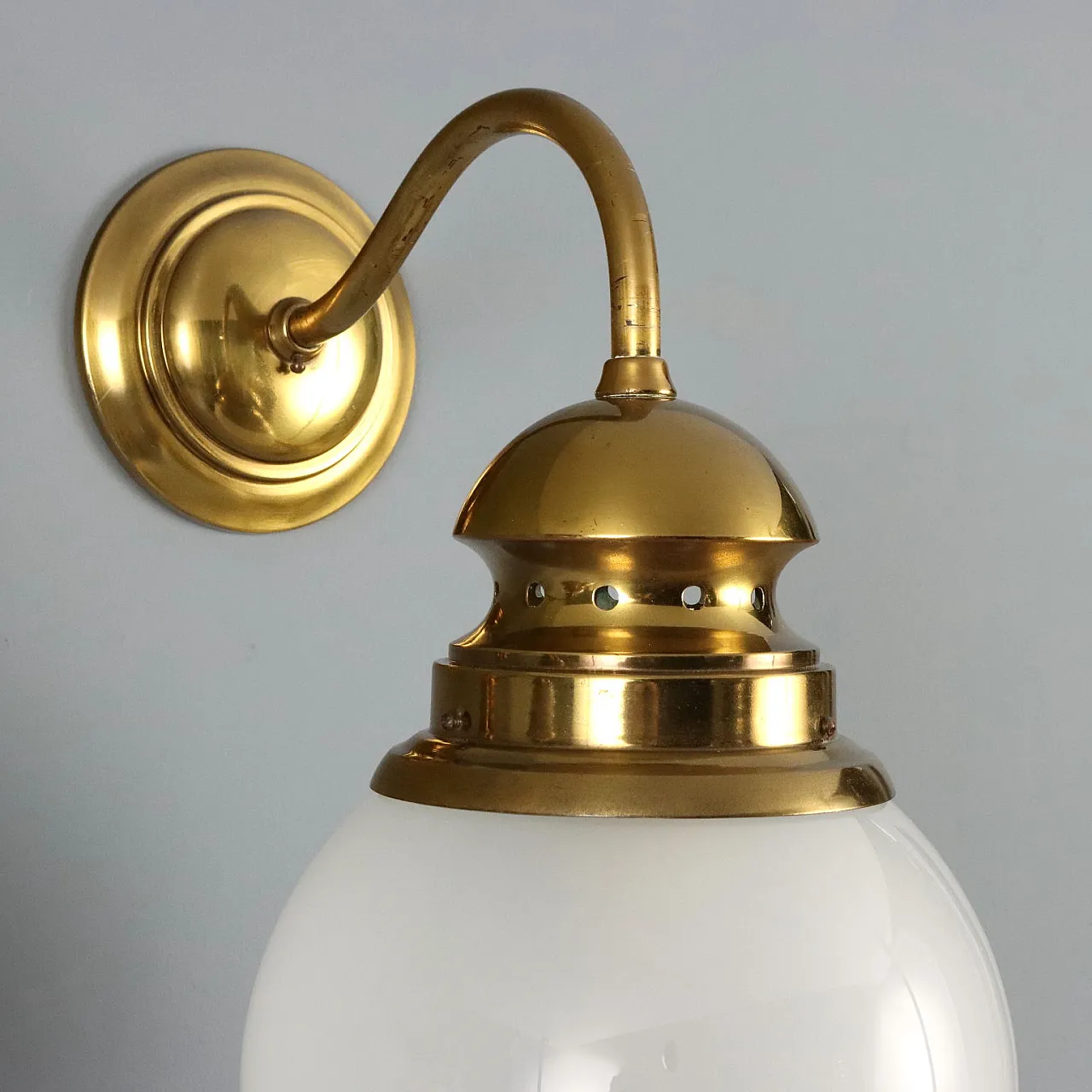 3 Appliques con struttura in ottone e sfera di vetro, '900 5