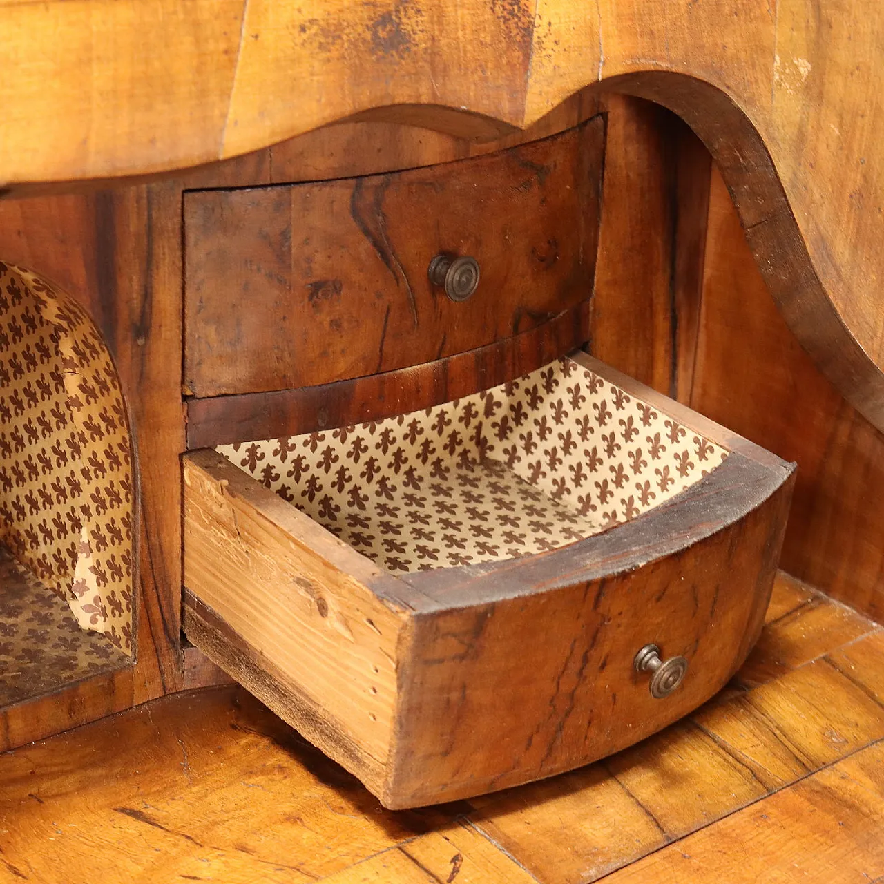 Trumeau in stile in noce e radica di noce, '900 7