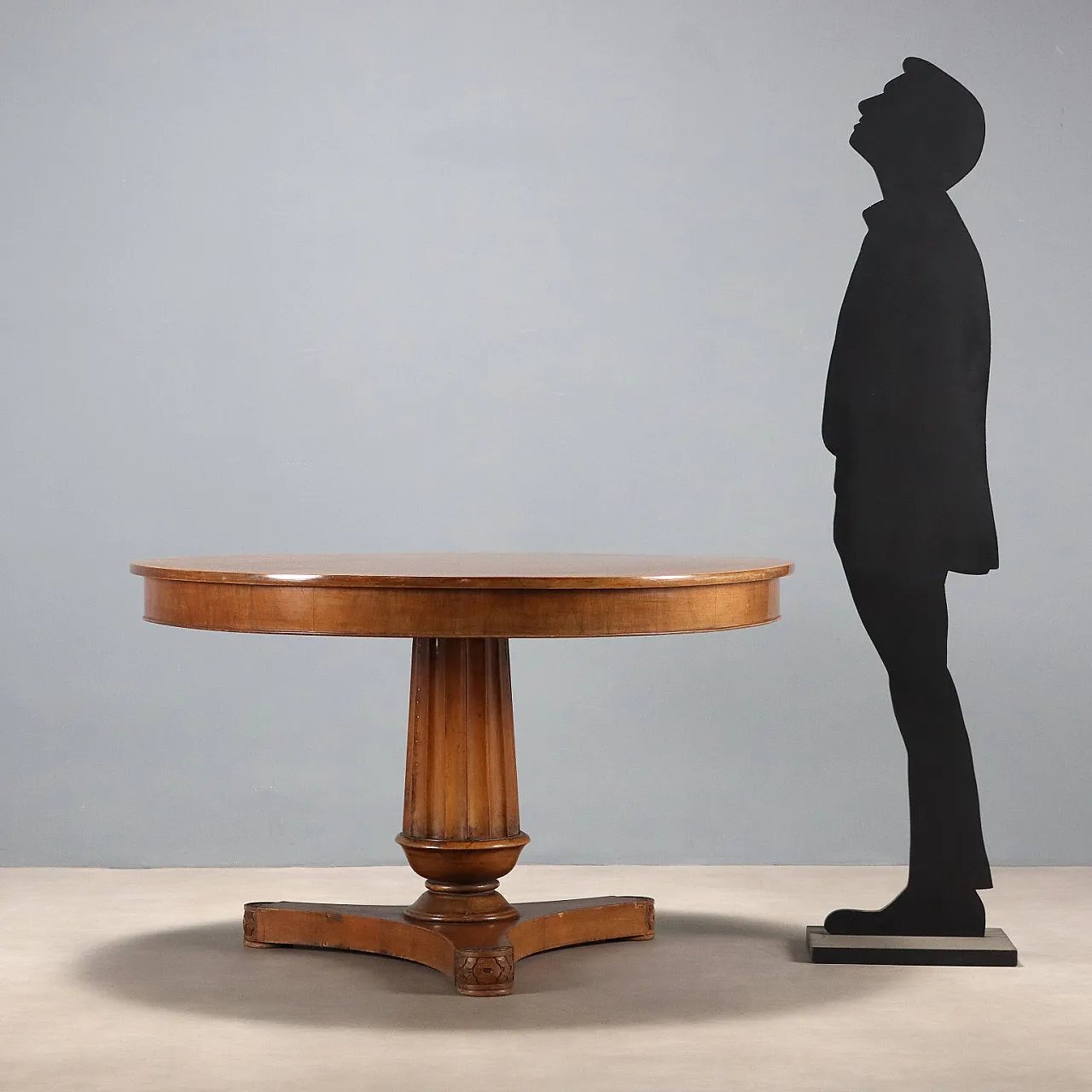 Tavolo tondo in noce, '800 3
