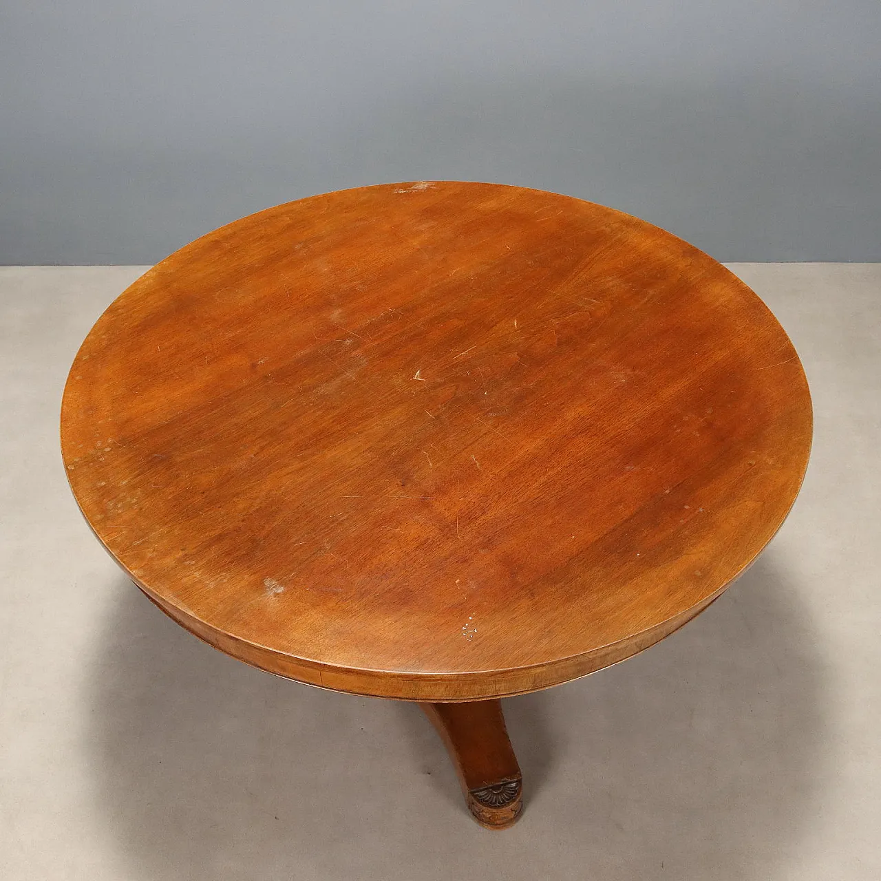 Tavolo tondo in noce, '800 8