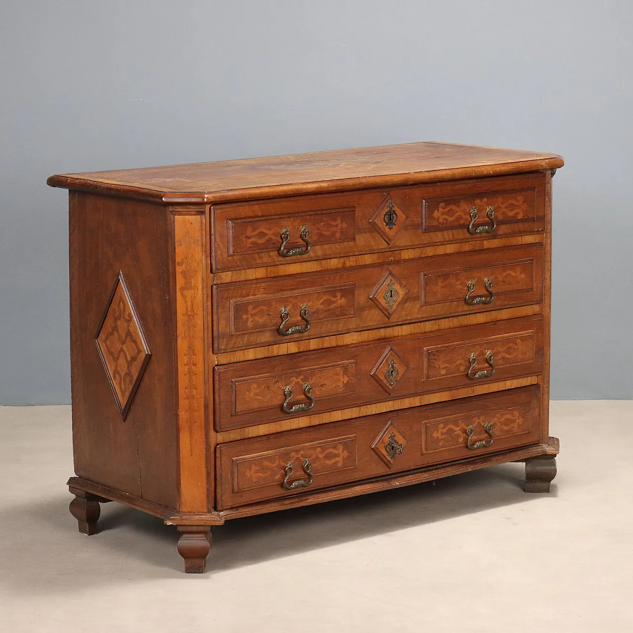 Baroque chest of drawers in walnut and olive tree, 18th century 1