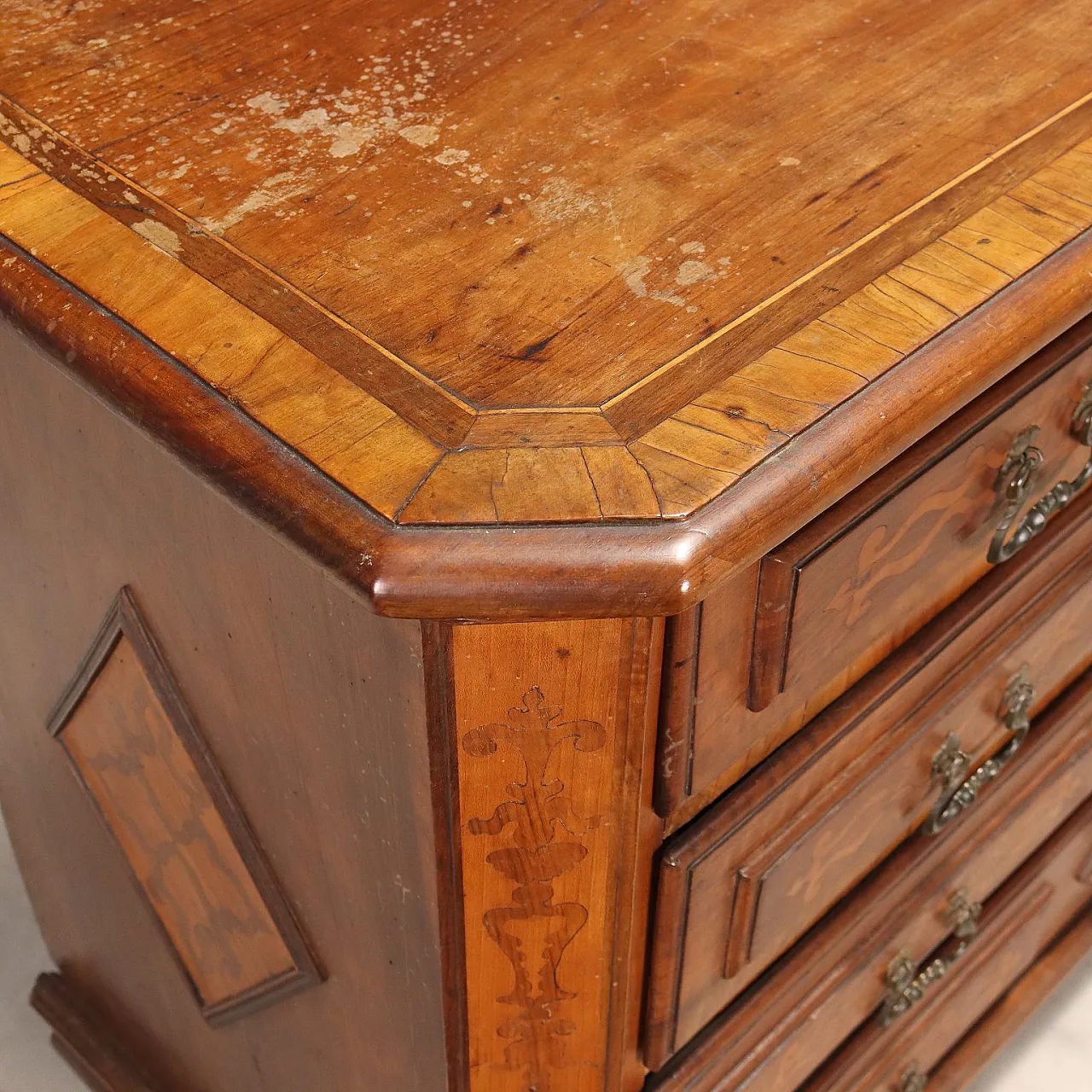 Baroque chest of drawers in walnut and olive tree, 18th century 5
