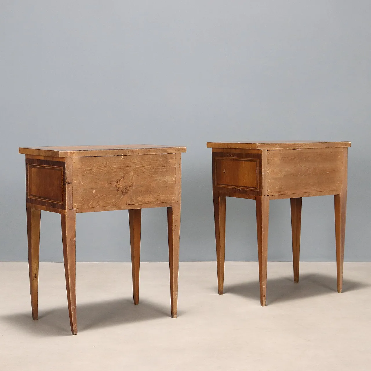 Pair of bedside tables in different woods, 20th century 8