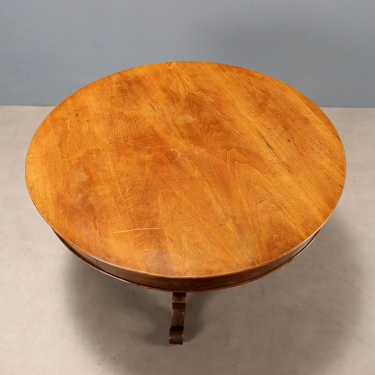 Walnut table, 19th century 6