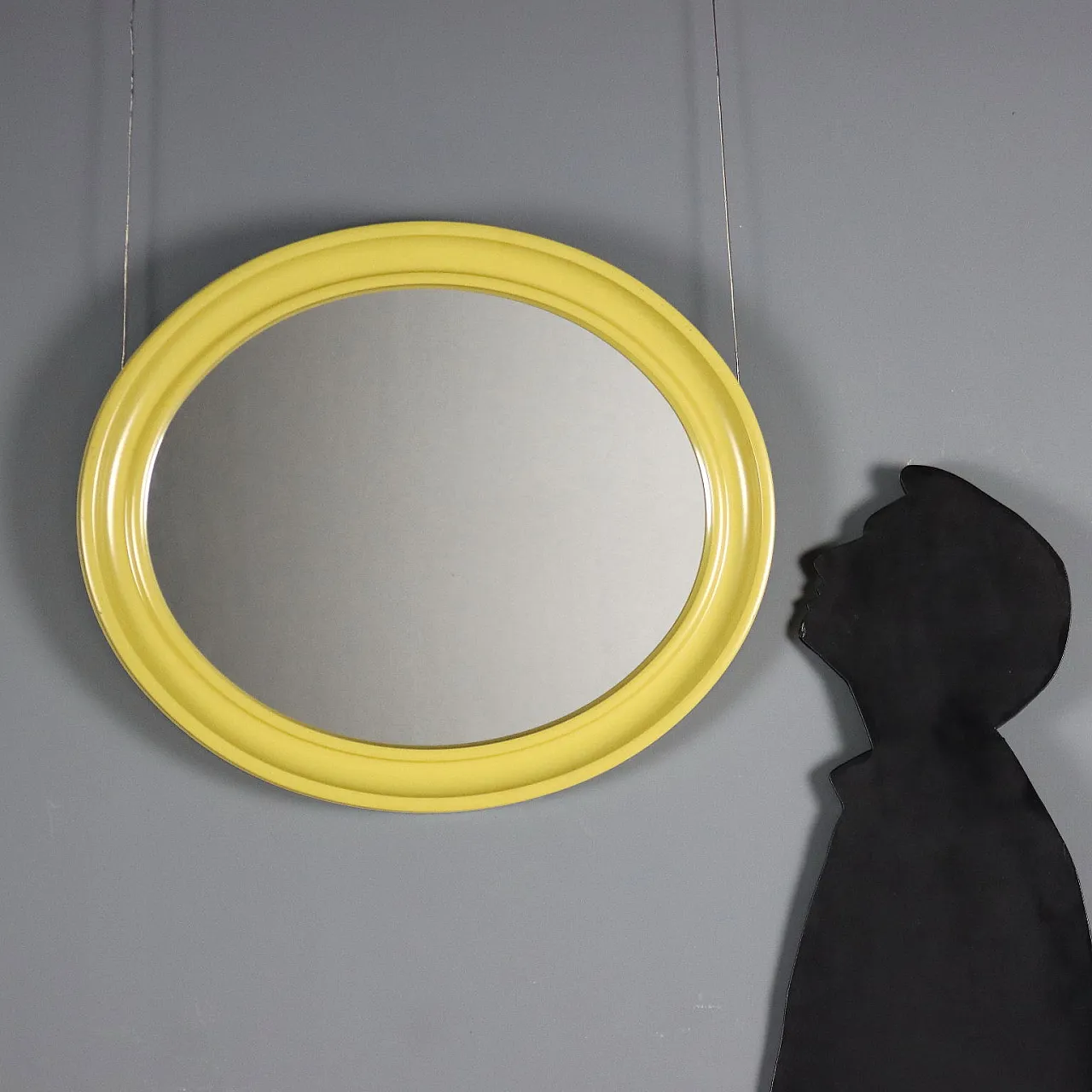 Specchio da parete ellittico con cornice in plastica, '900 3